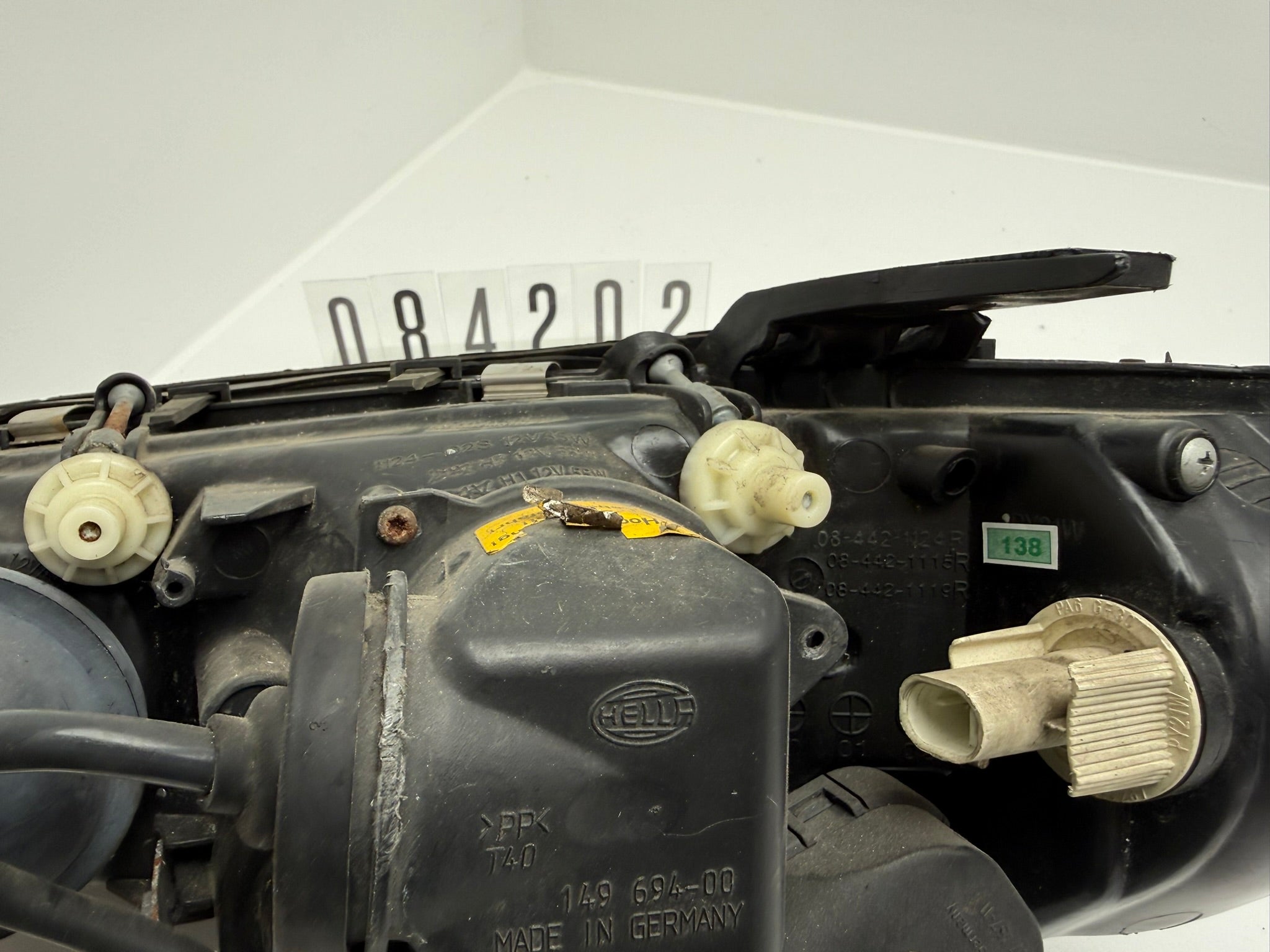 084421115 R; 084 2 02; 138 OPEL OMEGA B  (99-03) Scheinwerfer Rechts