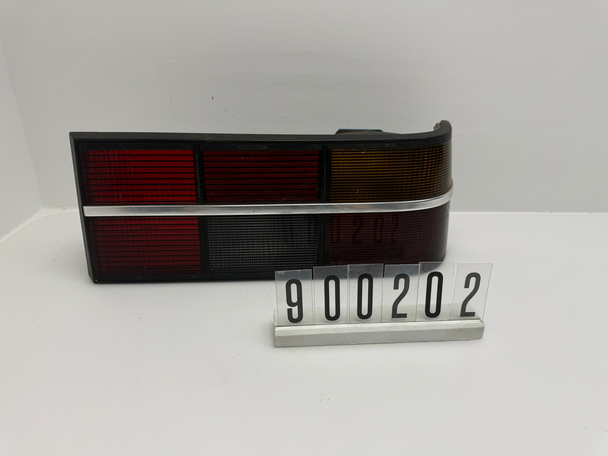 GM 90045094; 900 2 02; 153 Opel Monza A Rückleuchte Rechts