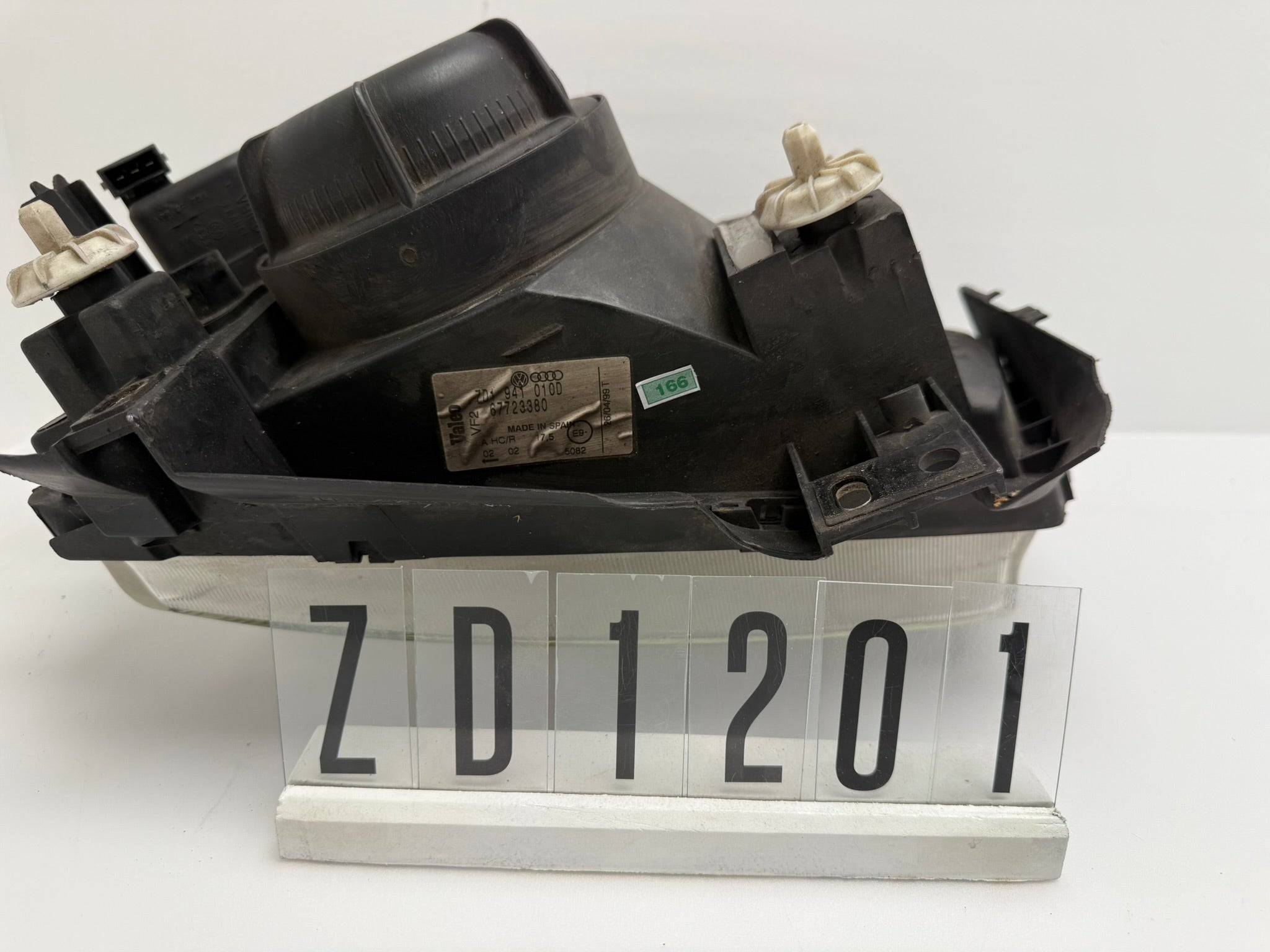 701941010L; ZD1 2 01; 166 VW T4 70/7D Scheinwerfer Rechts