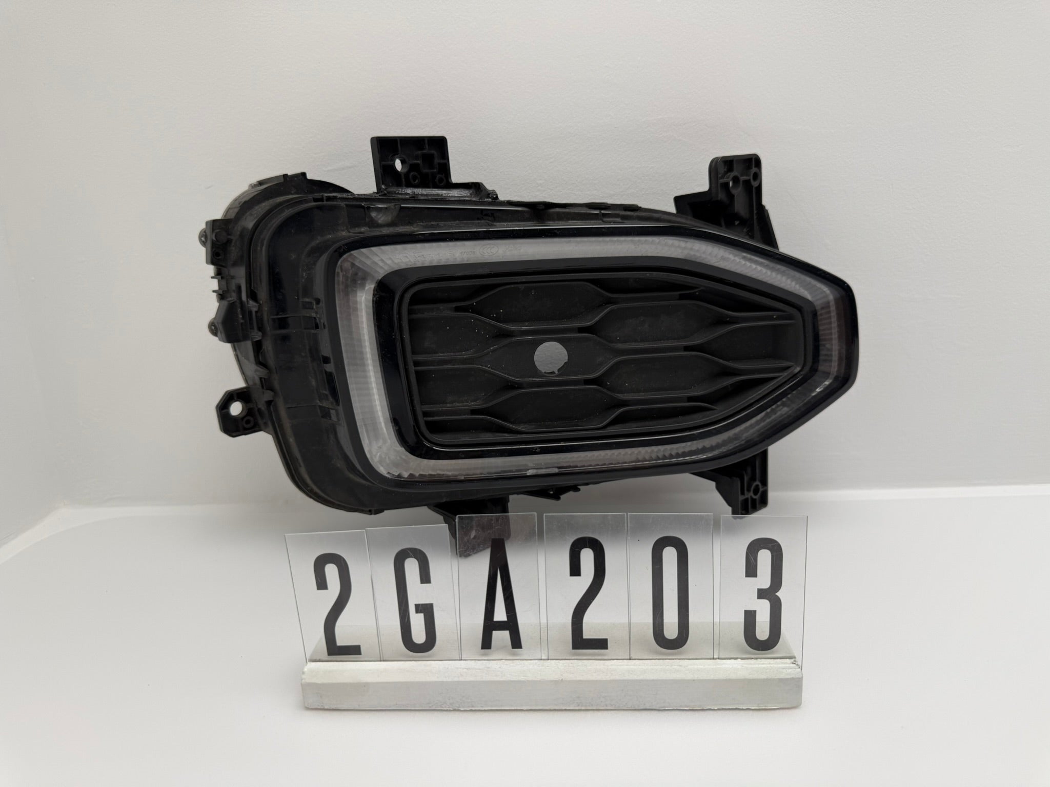 2GA.941.056 095; 2GA 2 03; 97 VW T-ROC Tagfahrlicht Rechts