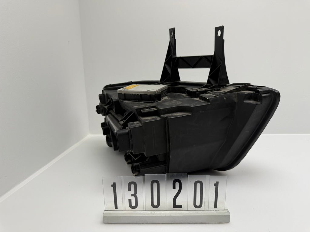 1 305 235 774 / 1306 630 110; 130 2 02; 99 VW T5 Multivan Scheinwerfer Bi- Xenon Rechts