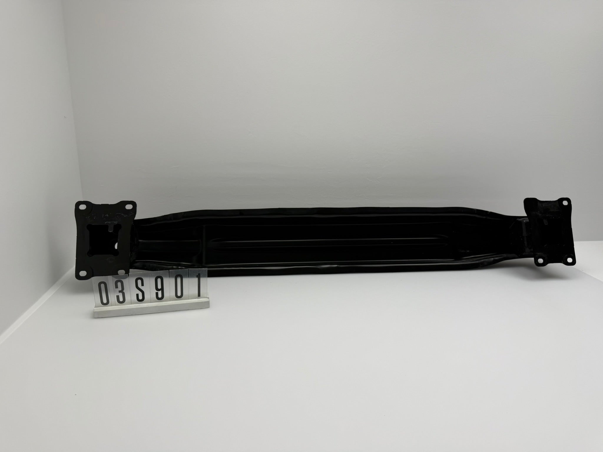 5G0807305B / 5G0807305B; 03S 9 01; 10  VW Golf 7 Stoßfänger hinten