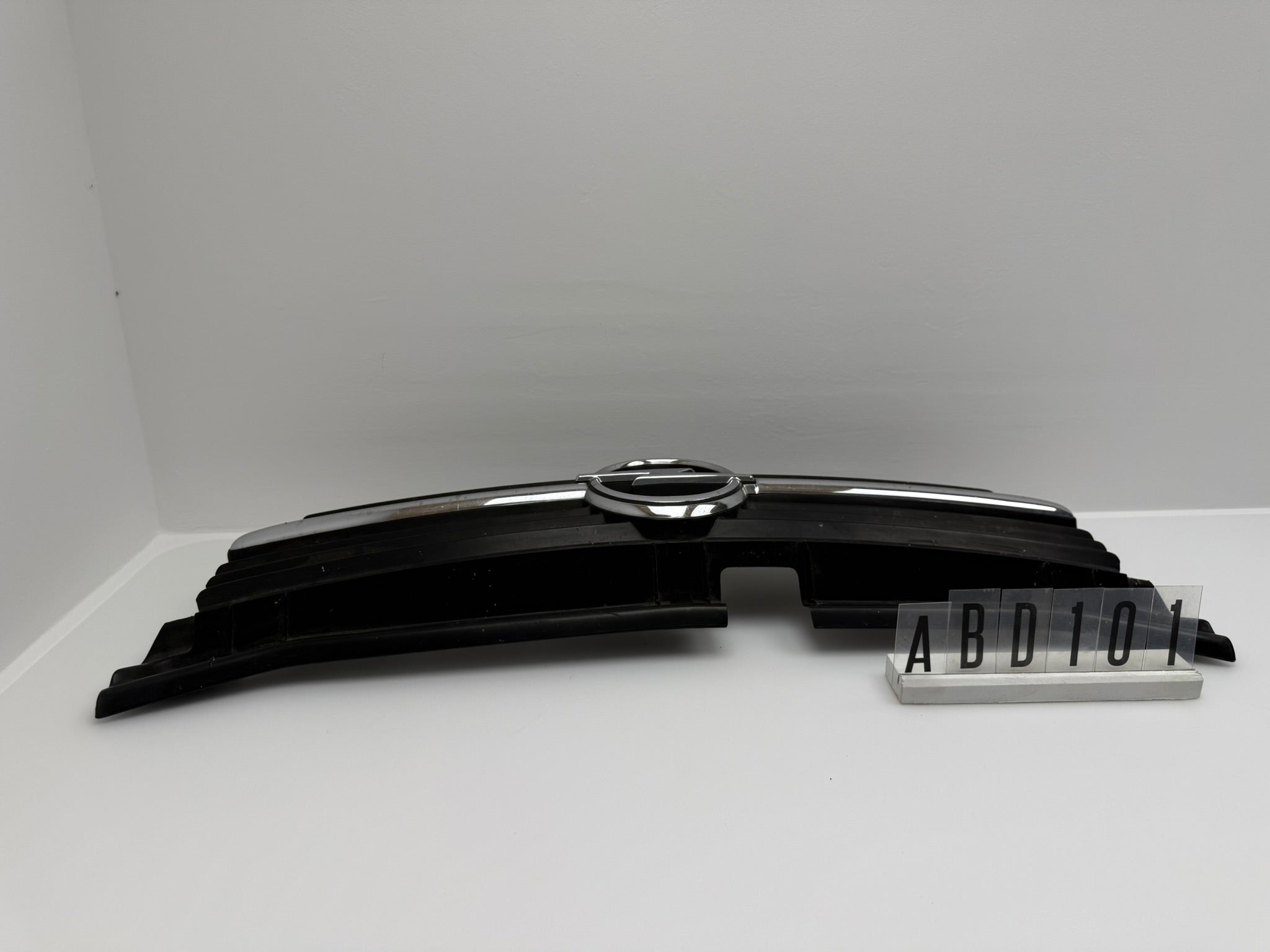 M ABD 90459940; ABD 1 01-02; 104-105 Opel Omega B Kühlergrill