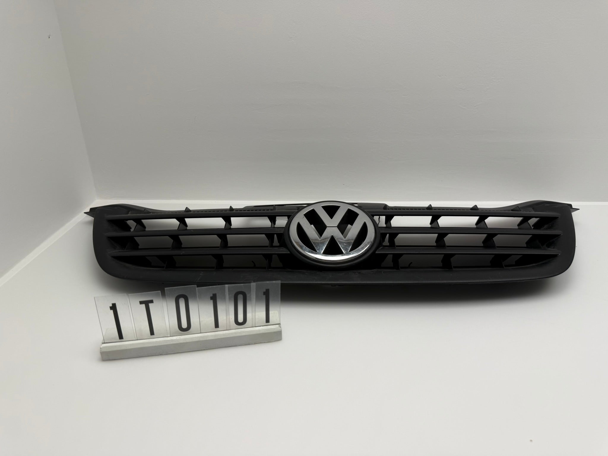 1T0853651A 1T0 853 651 A; 1T0 1 01; 108  VW Touran 1 T Kühlergrill