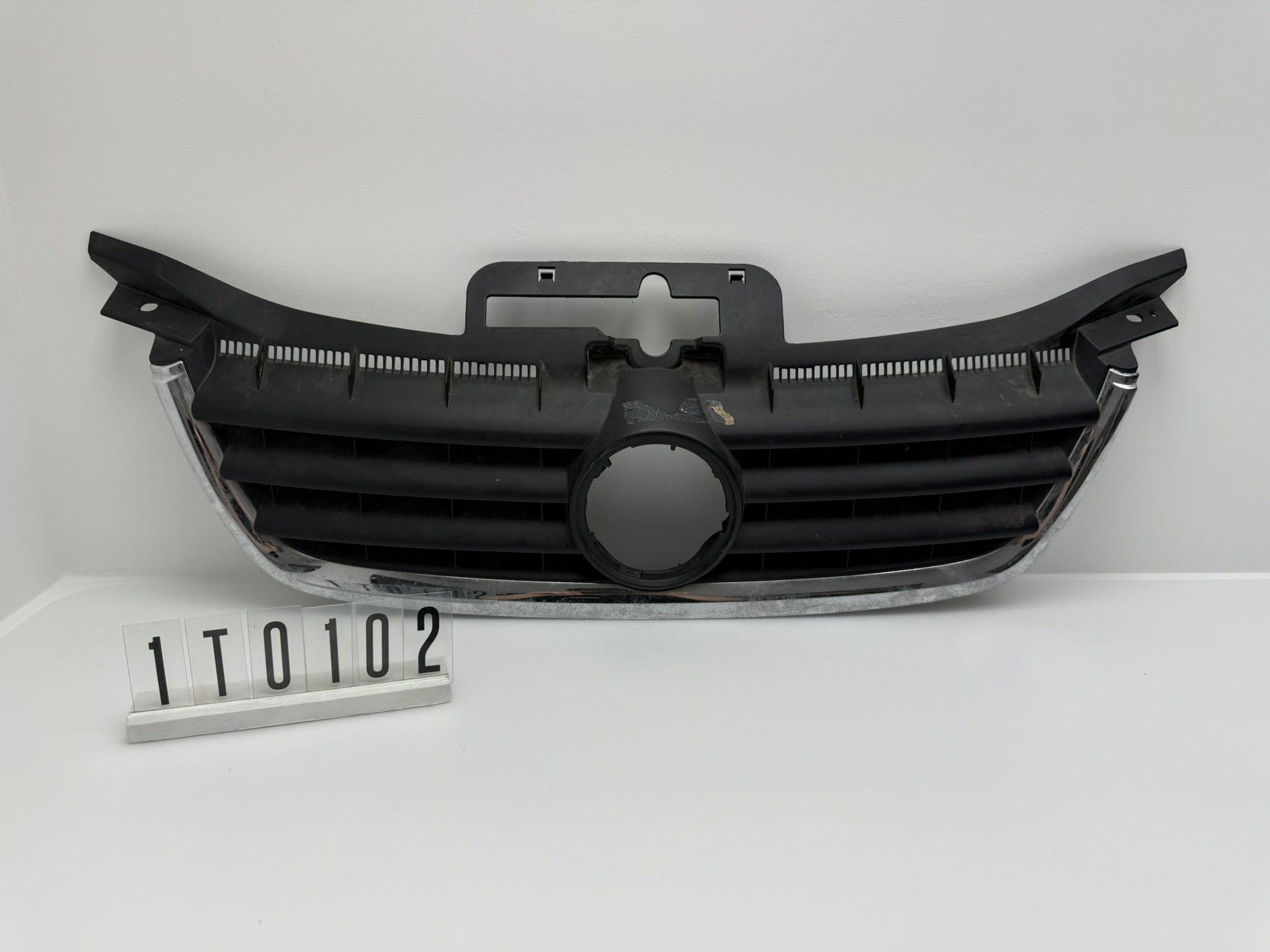 1T0853651 1T0 853 651 ; 1T0 1 01; 108  VW Touran 1 T Kühlergrill