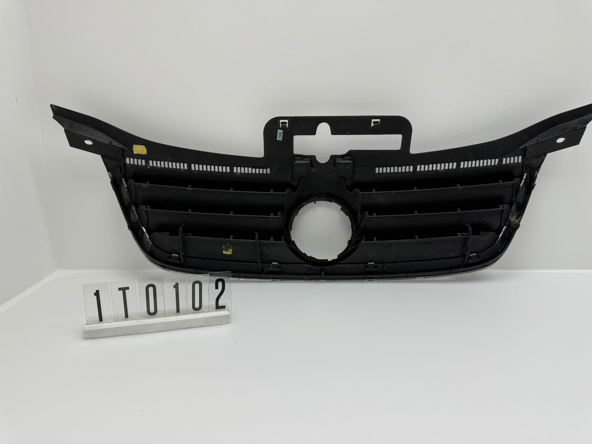 1T0853651 1T0 853 651 ; 1T0 1 01; 108  VW Touran 1 T Kühlergrill