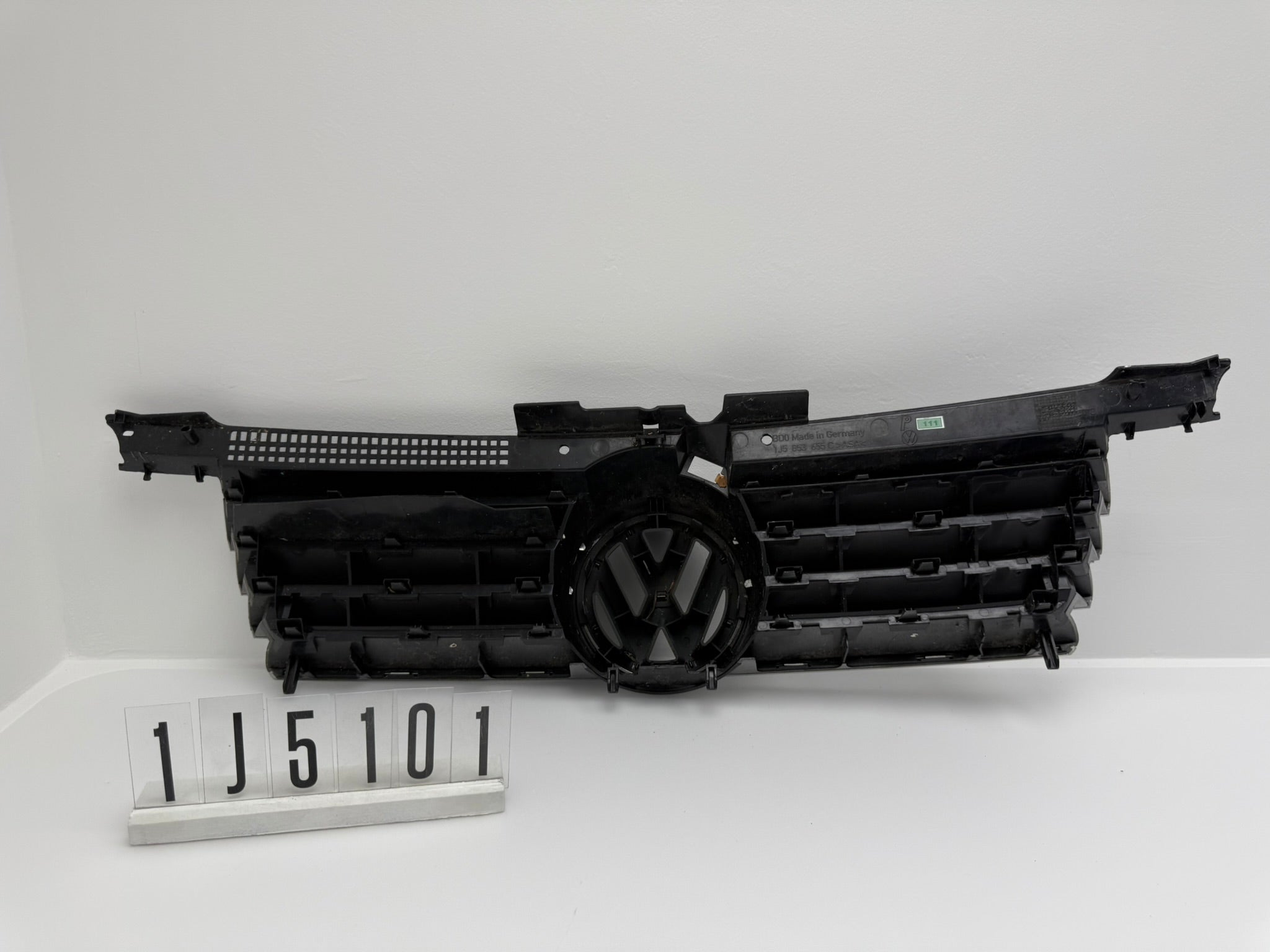LA7W 1J5853655C; 1J55 1 01; 111  VW Bora  Kühlergrill