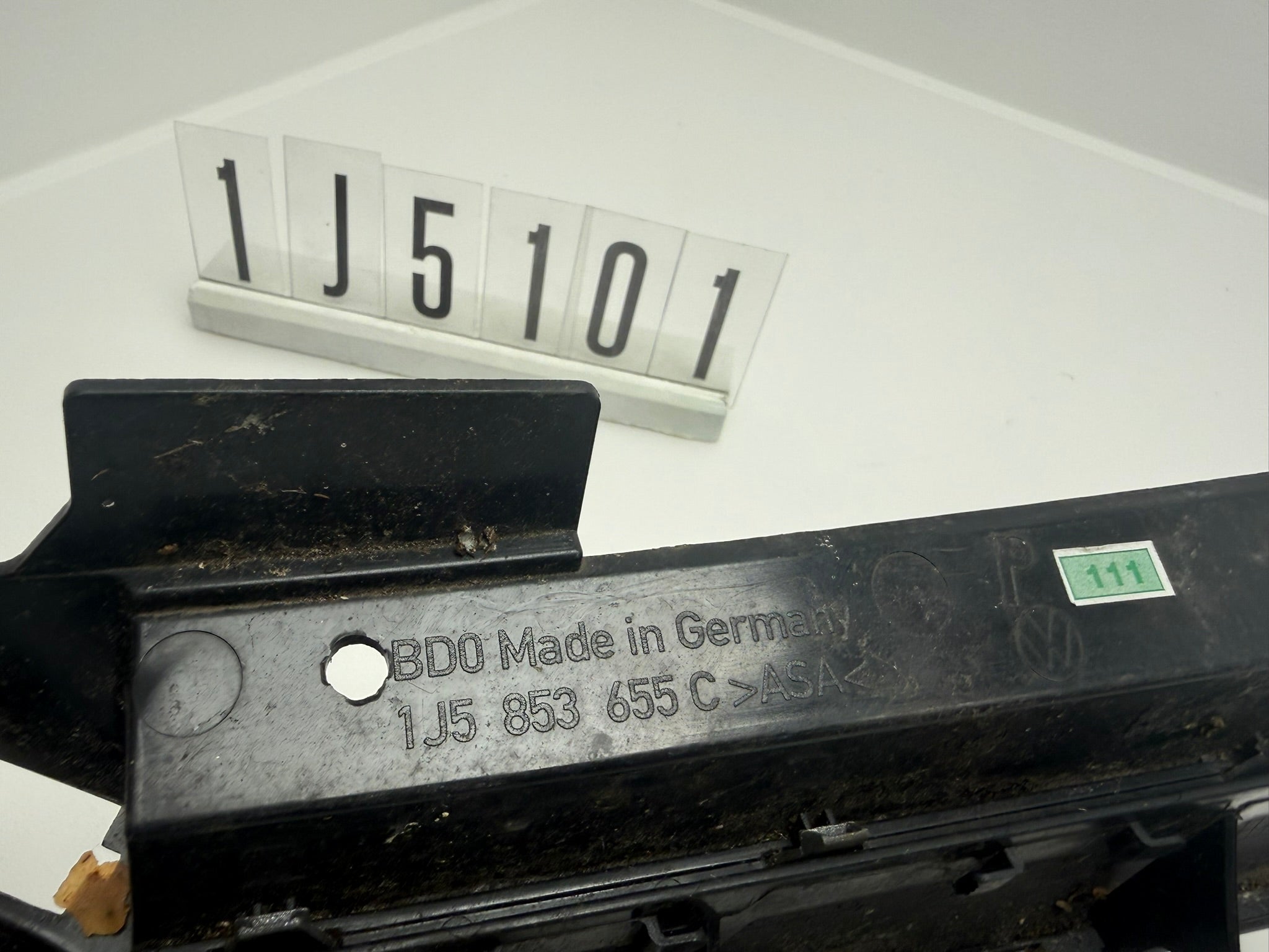 LA7W 1J5853655C; 1J55 1 01; 111  VW Bora  Kühlergrill