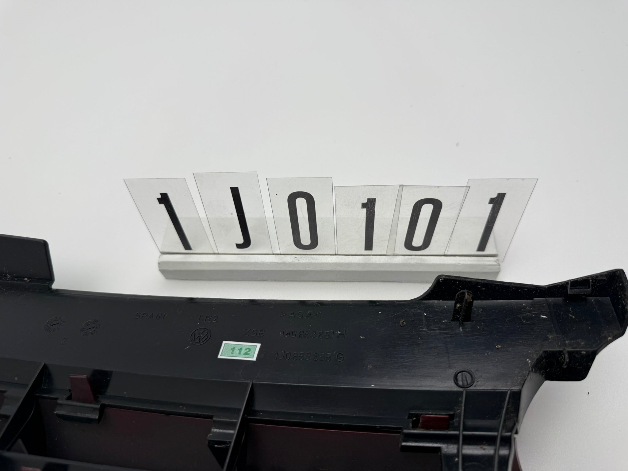 1J0 653 655 / G 1J0 853 651 H; 1J0 1 01-02; 112-113 VW Golf IV Kühlergrill