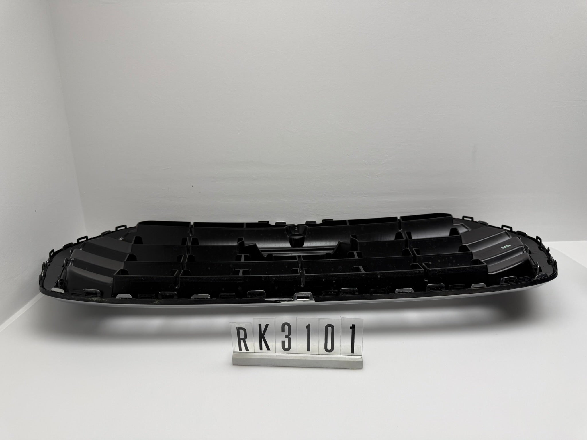 KK31-17B968 D / RK31-17B968-C; RK3 1 01; 122 Ford Transit Carado Camper Kühlergrill