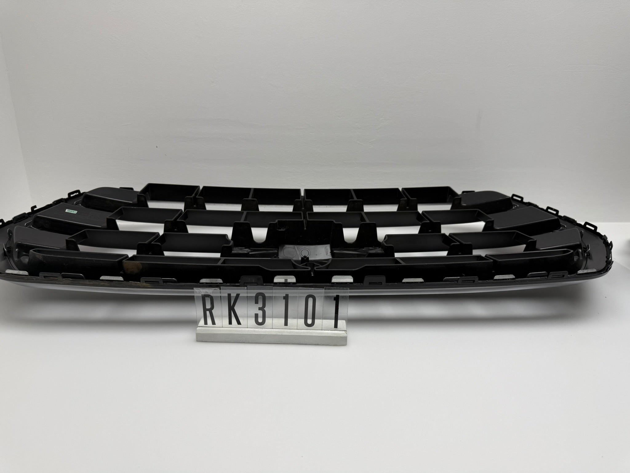 KK31-17B968 D / RK31-17B968-C; RK3 1 01; 122 Ford Transit Carado Camper Kühlergrill