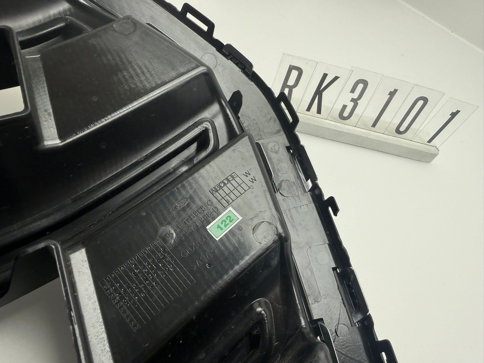 KK31-17B968 D / RK31-17B968-C; RK3 1 01; 122 Ford Transit Carado Camper Kühlergrill