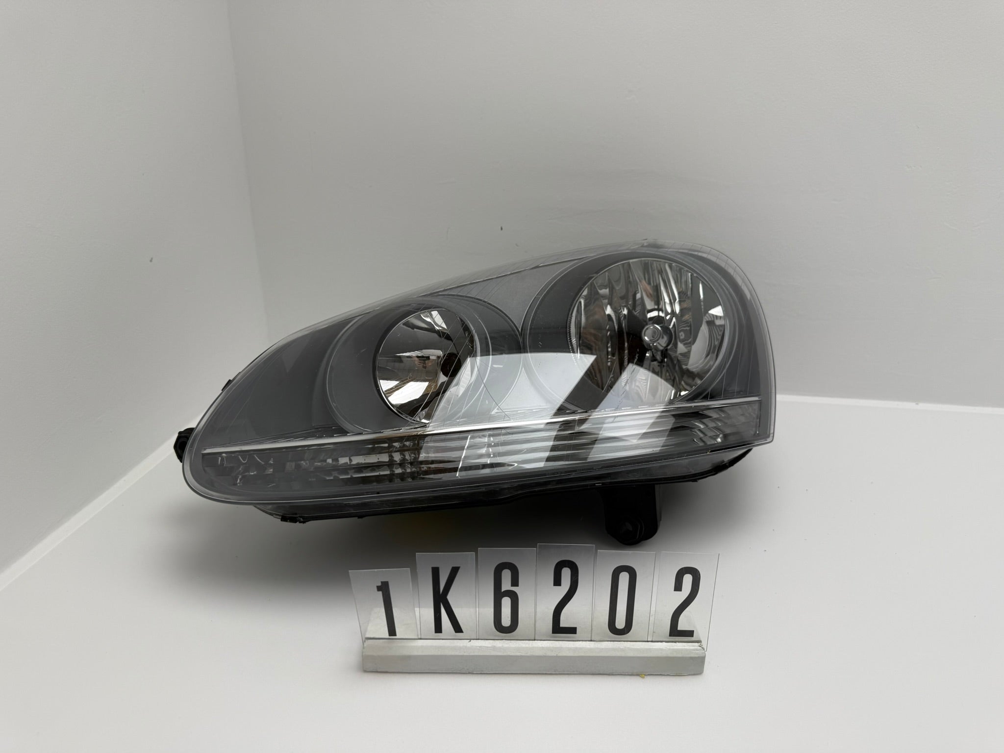 1K6 941 005 A; 1K6 2 02; 128 VW GOLF V SCHEINWERFER LINKS