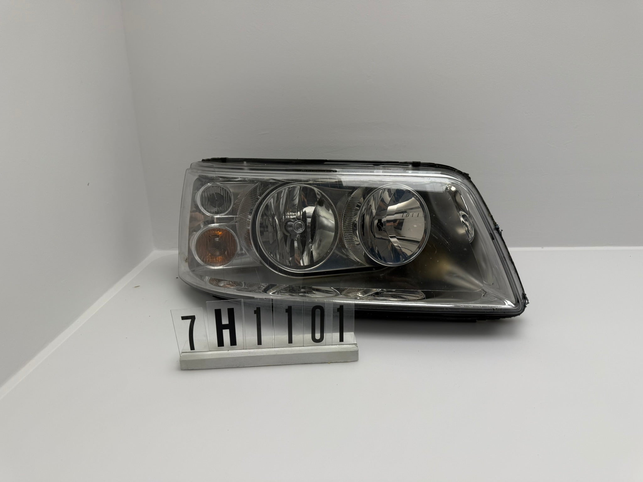 7H1 941 016 L; 7H1 1(2) 01; 131 VW T5 Scheinwerfer Rechts Elektrisch LWR