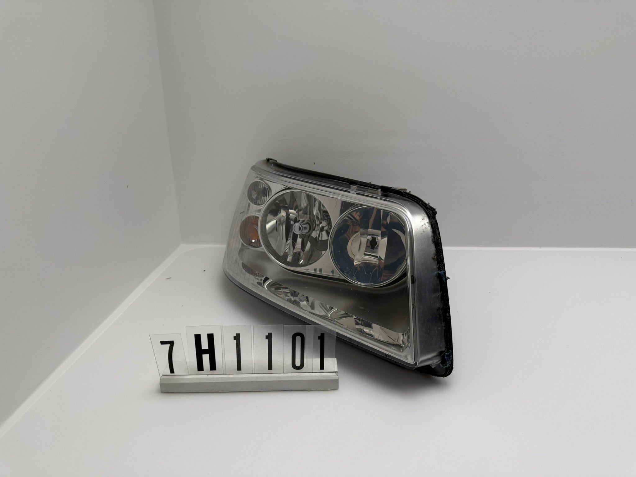 7H1 941 016 L; 7H1 1(2) 01; 131 VW T5 Scheinwerfer Rechts Elektrisch LWR