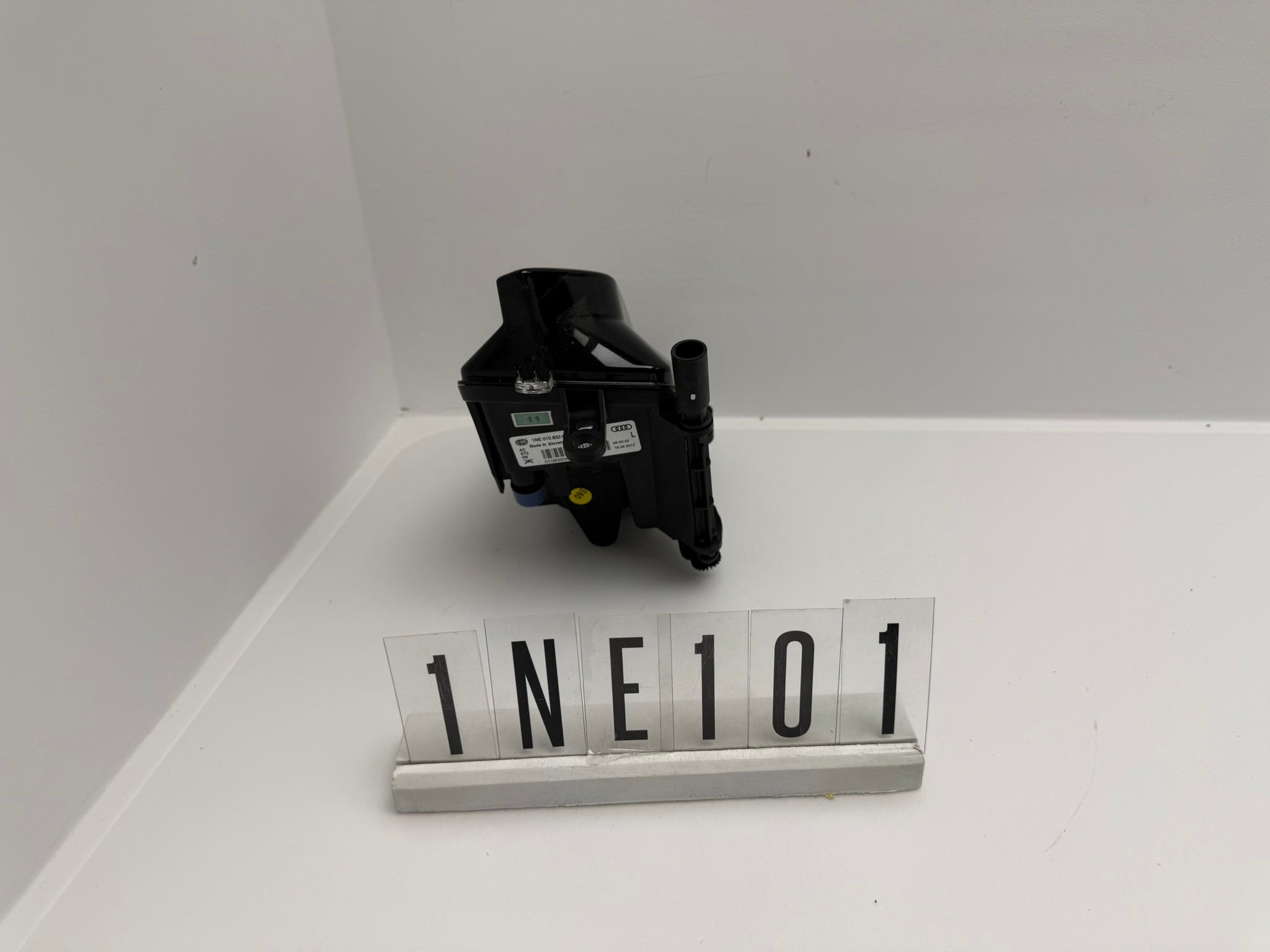 1NE 010.832-09; 1NE 2 01-02; 11-12  AUDI A3 8VA/8VF Nebelscheinwerfer