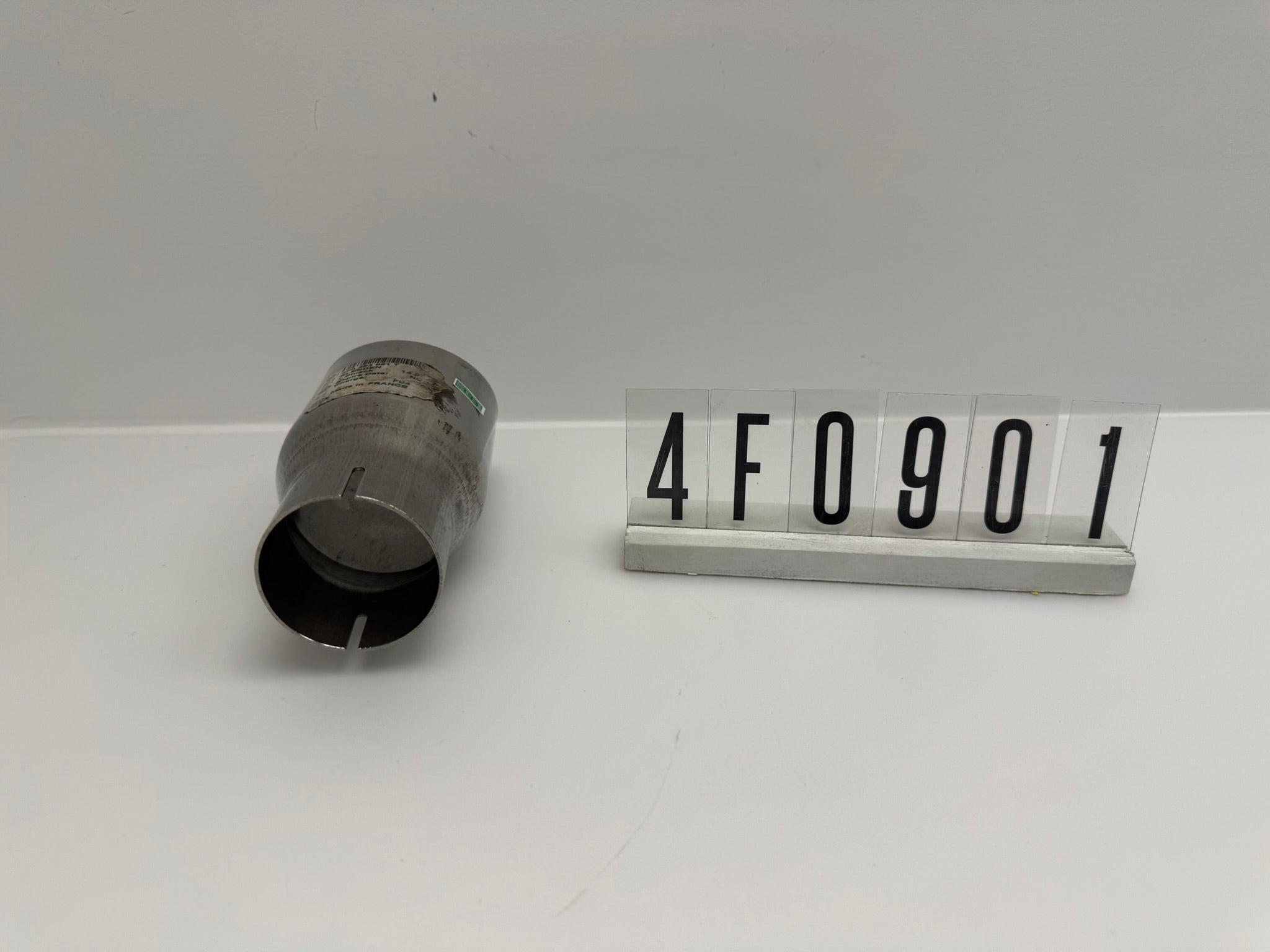 4F0253681T; 4F0 9 01; 133 AUDI A6 Avant S6 A6L 4F 4F2 4F5 4Z AuspuffBlende