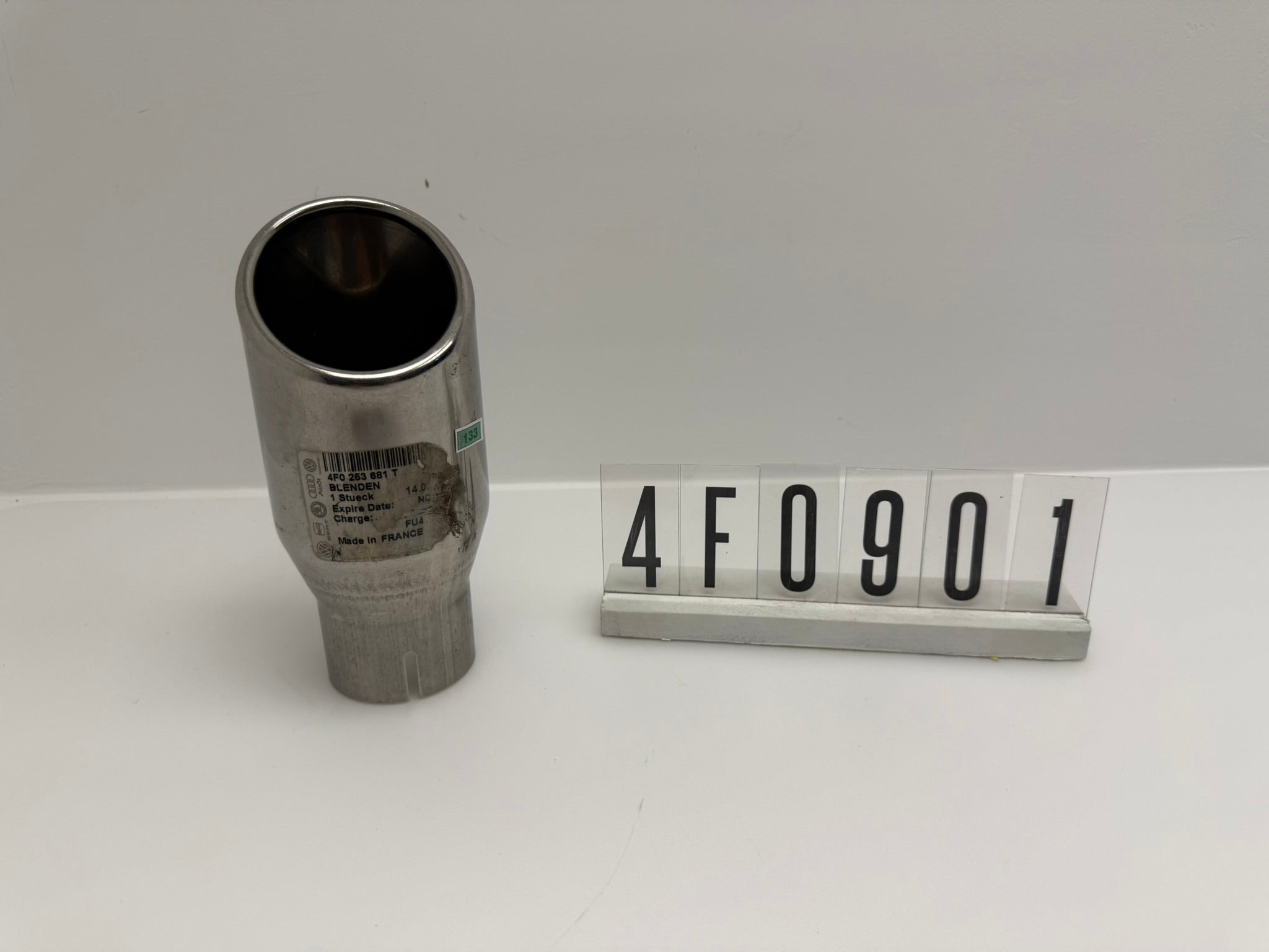4F0253681T; 4F0 9 01; 133 AUDI A6 Avant S6 A6L 4F 4F2 4F5 4Z AuspuffBlende