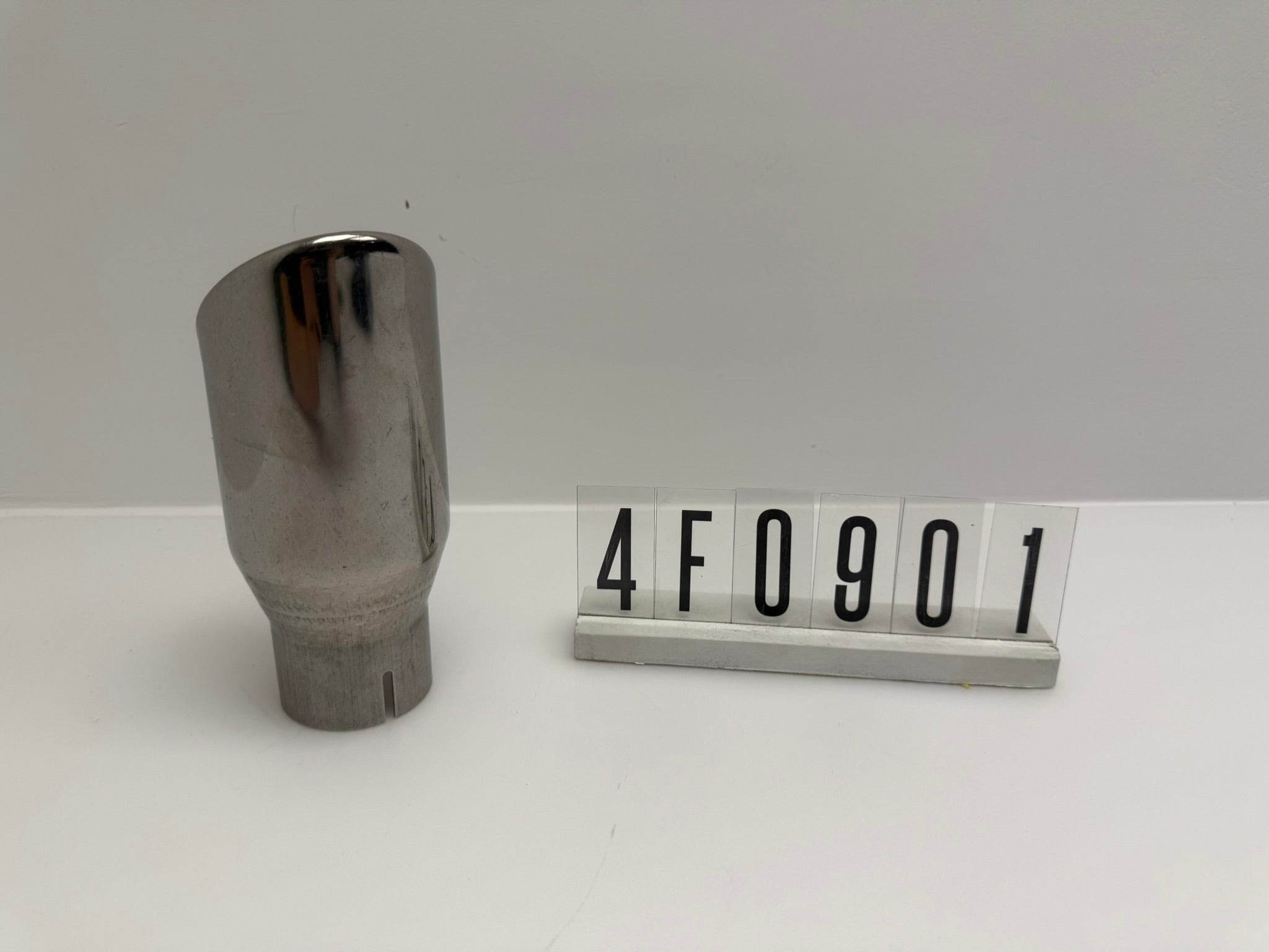4F0253681T; 4F0 9 01; 133 AUDI A6 Avant S6 A6L 4F 4F2 4F5 4Z AuspuffBlende