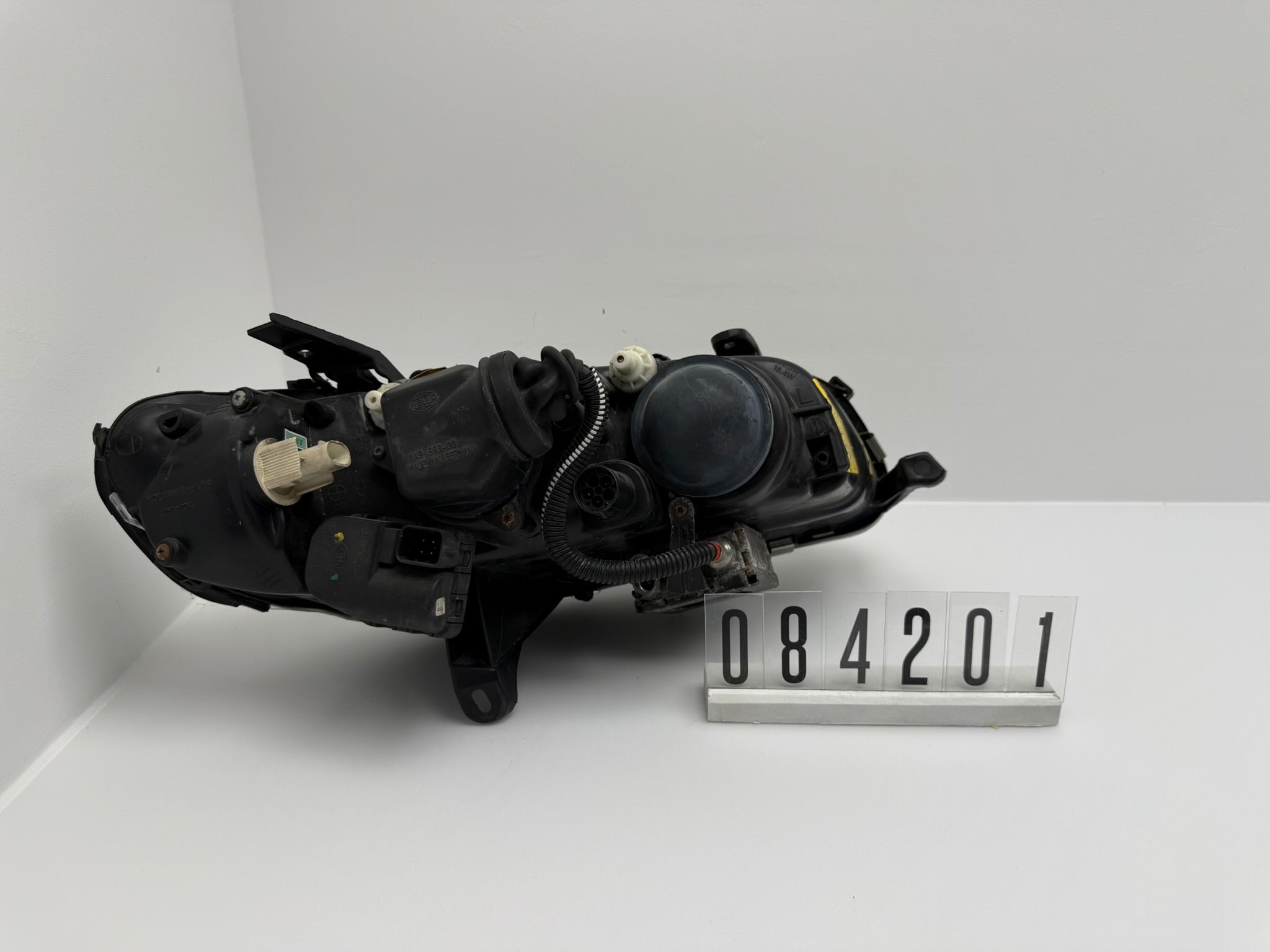 084421115 L; 084 2 01; 137 OPEL OMEGA B  (99-03) Scheinwerfer links