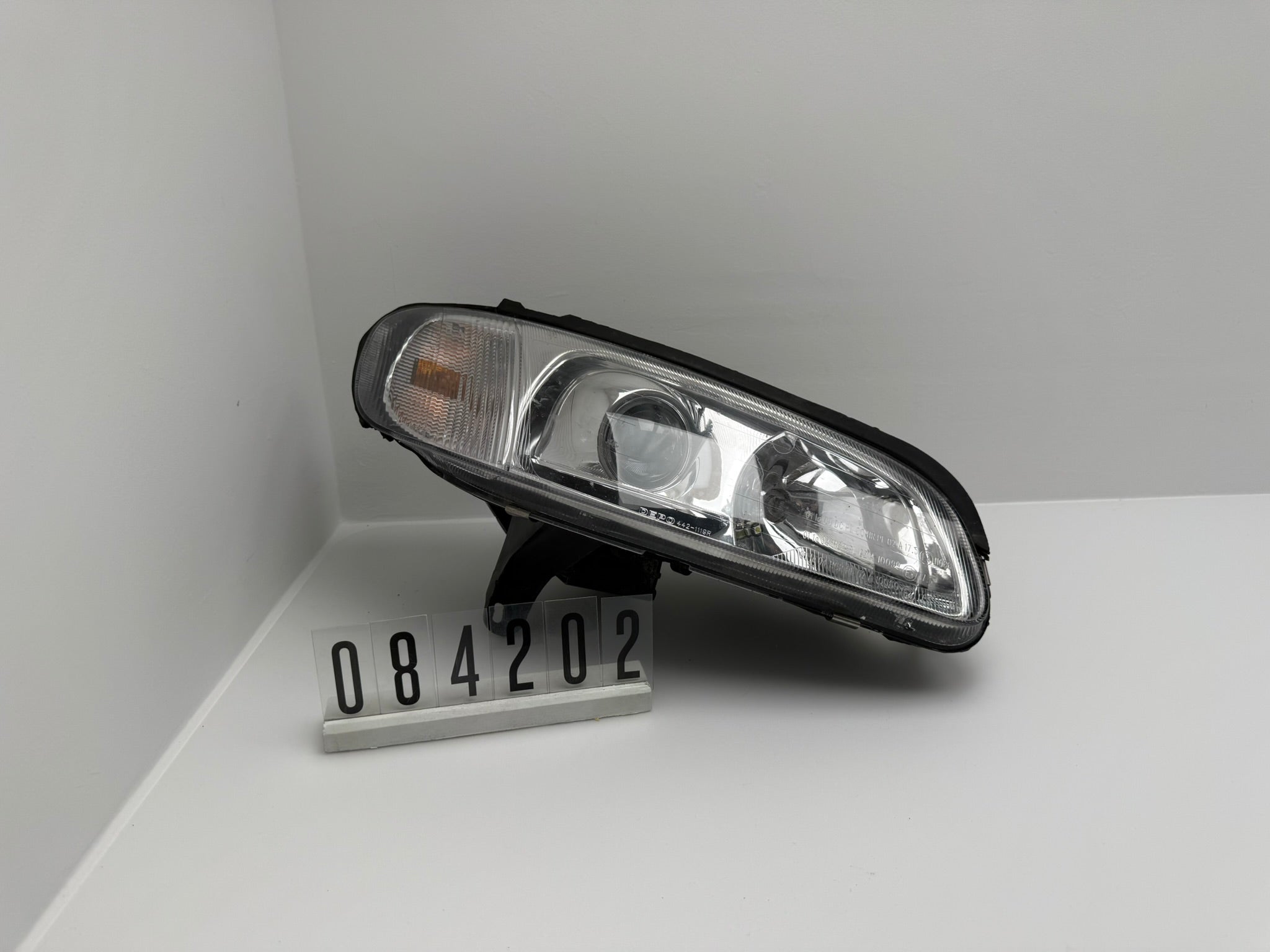 084421115 R; 084 2 02; 138 OPEL OMEGA B  (99-03) Scheinwerfer Rechts