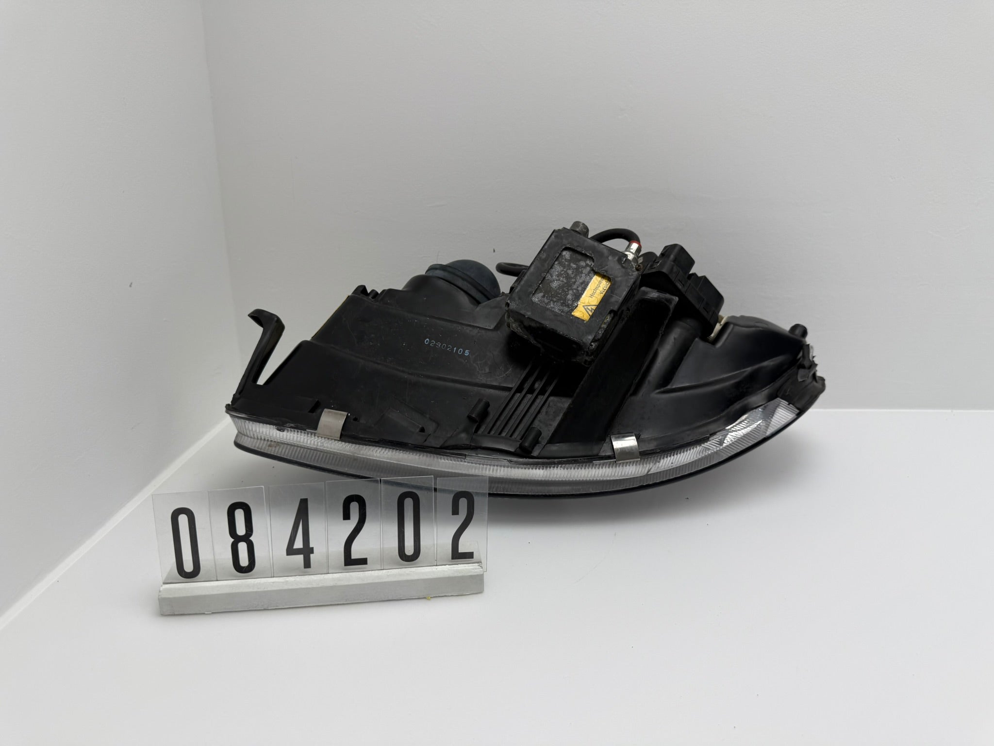084421115 R; 084 2 02; 138 OPEL OMEGA B  (99-03) Scheinwerfer Rechts