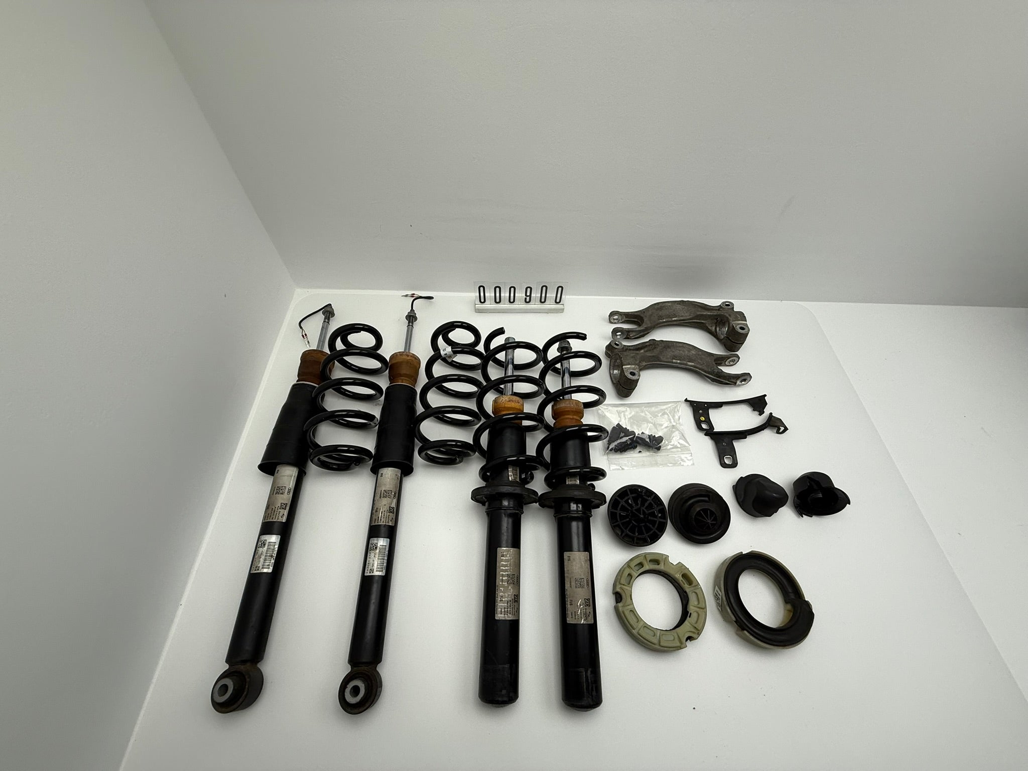 8W0413031BA 8W0513035AD; 000 9 00; 140 Audi A5 S line Sportfahrwerk Komplettset
