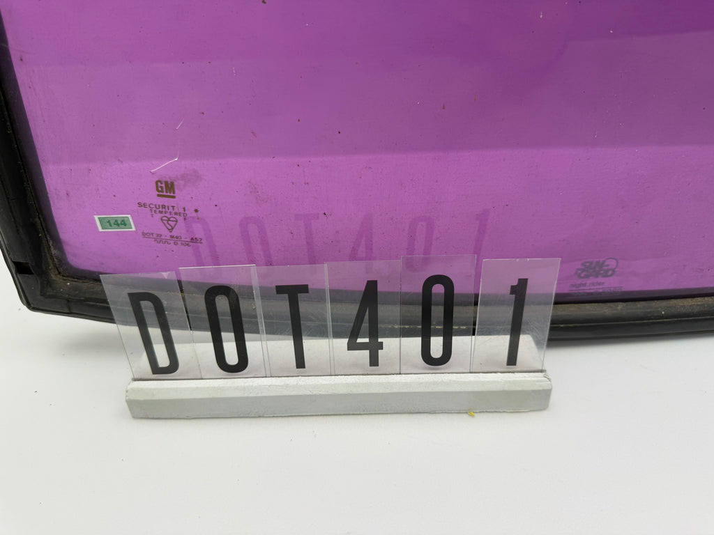 DOT-32-M40-AS2; DOT 4 01; 144 Opel Rekord C / Commodore A Heckscheibe