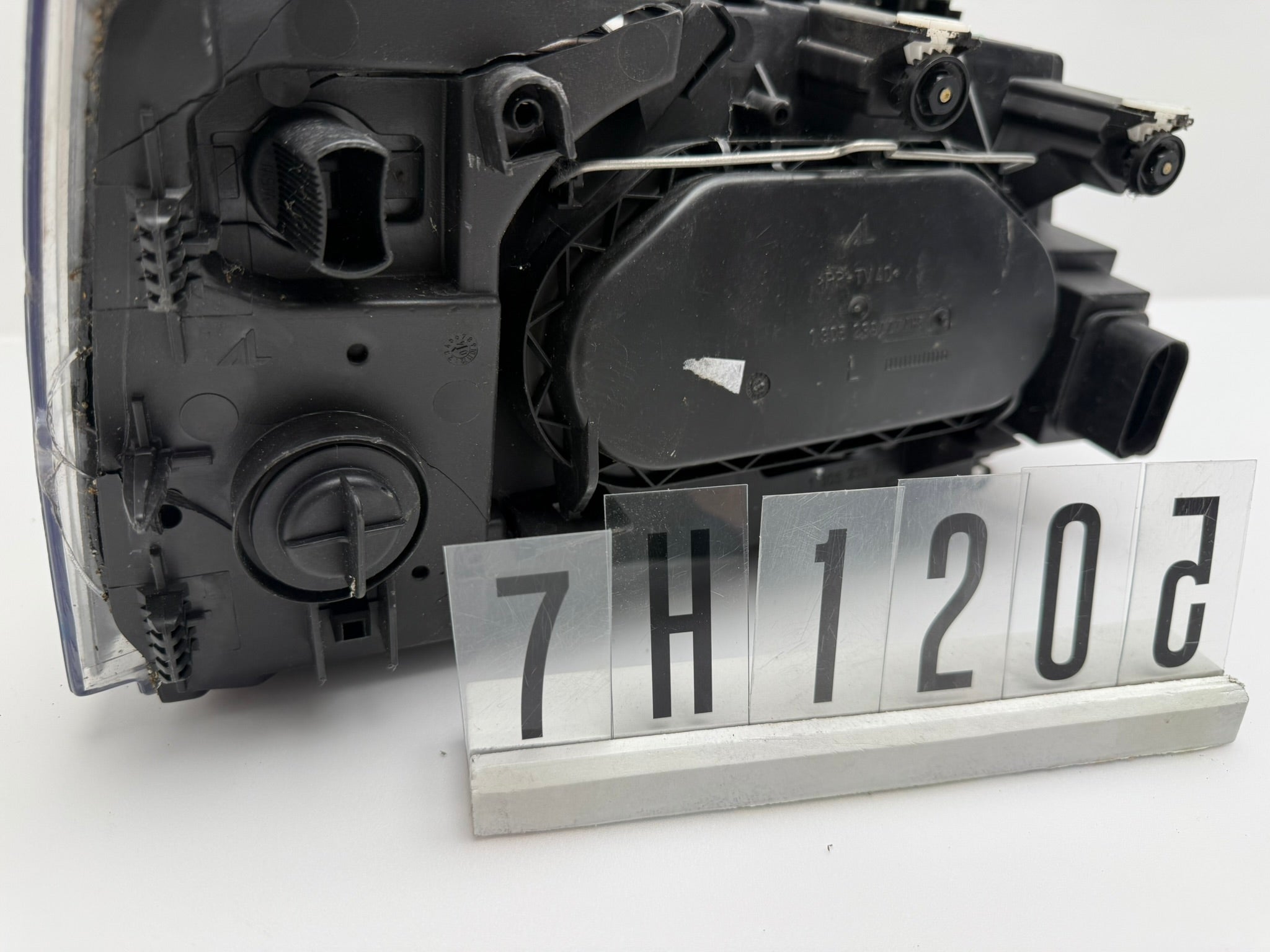 7H1 941 015 L; 7H1 2 05; 147 VW T5 Scheinwerfer Links
