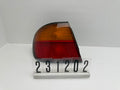23755688 / LD2319; 231 2 02; 151 Nissan Primera P11 Stufenheck 96-99 Rückleuchte Links Außen