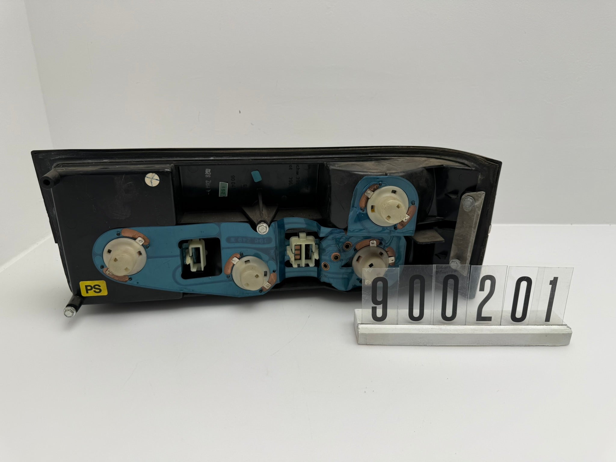 GM 90045093; 900 2 01;152  Opel Monza A Rückleuchte links