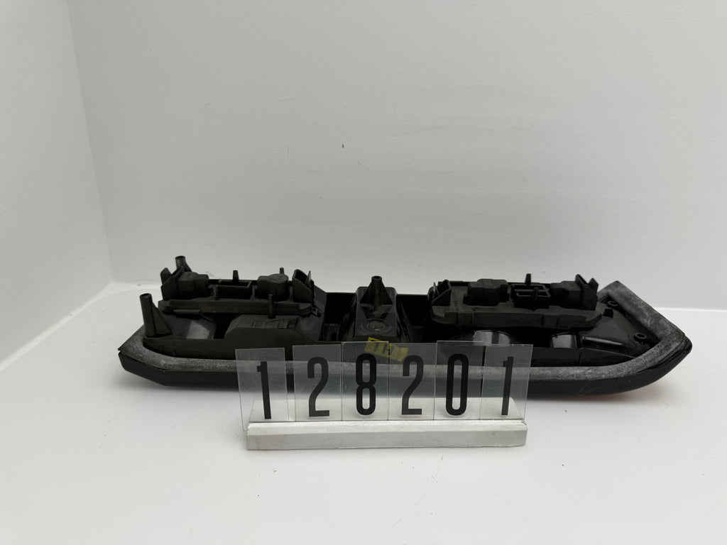 12851748; 128 2 01; 155 Opel G.M. Rekord E E1 SR/E Rückleuchte links