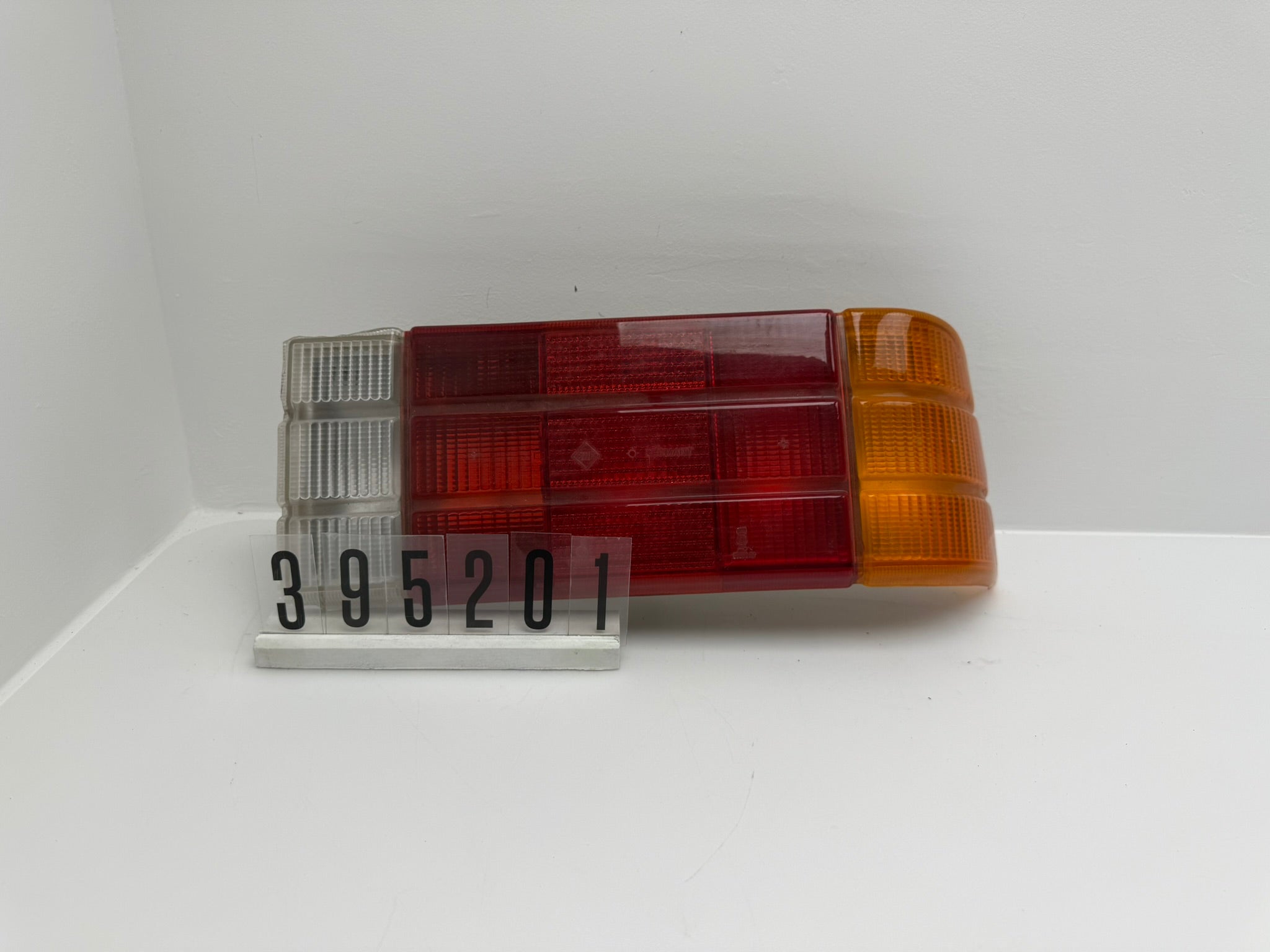 395546; 395 2 01; 156 Opel Rekord E Rückleuchte rechts