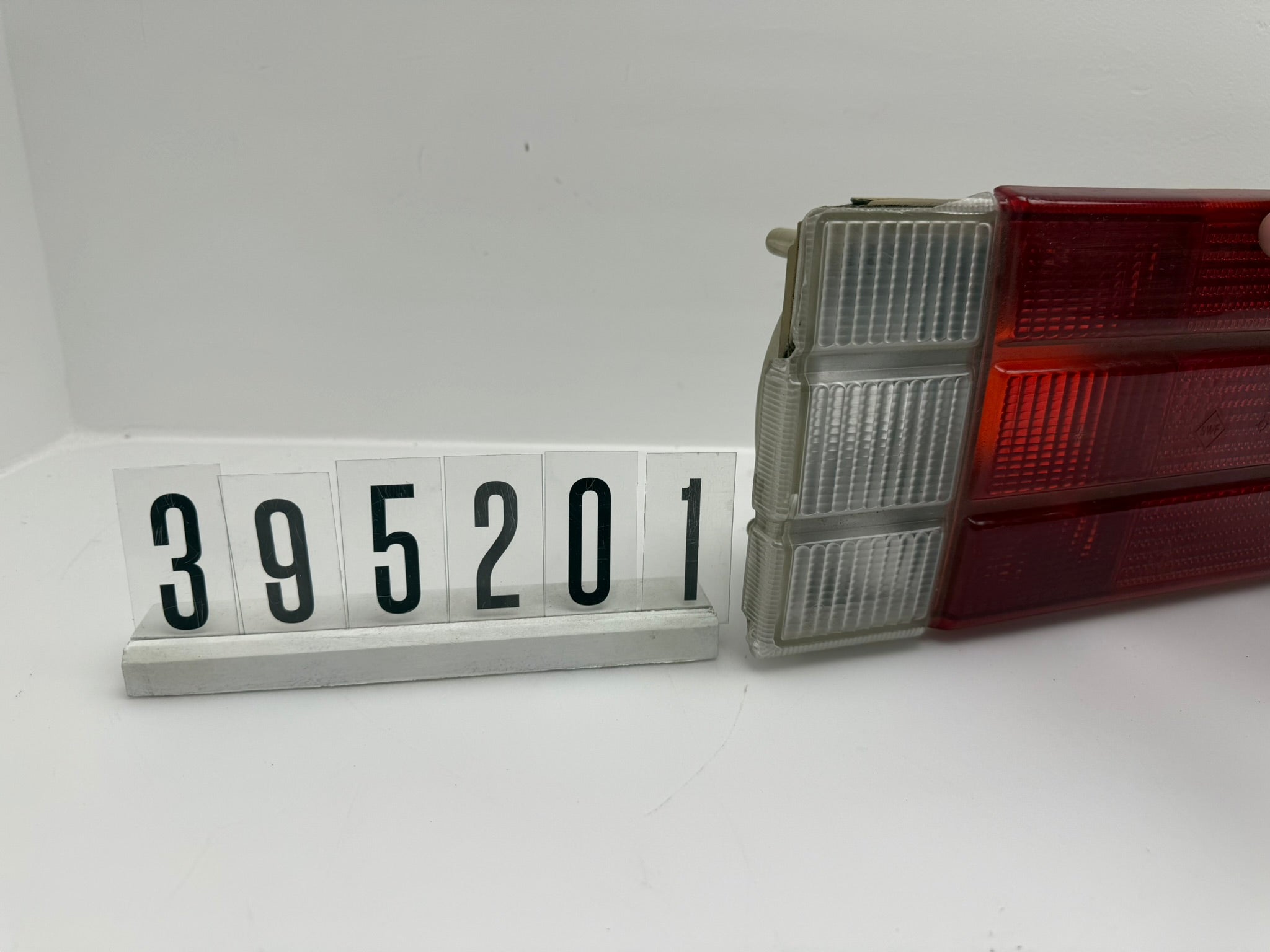 395546; 395 2 01; 156 Opel Rekord E Rückleuchte rechts