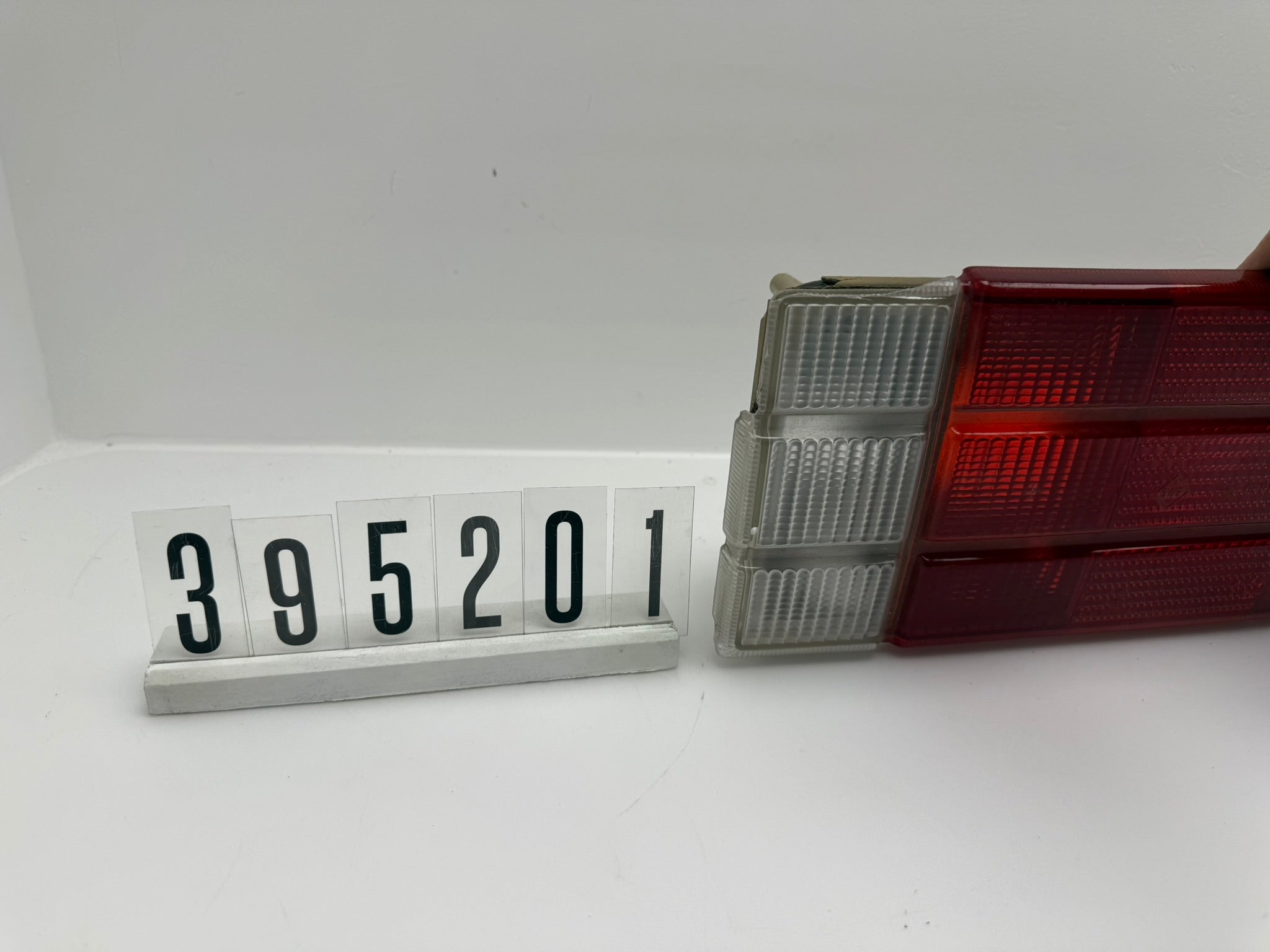395546; 395 2 01; 156 Opel Rekord E Rückleuchte rechts