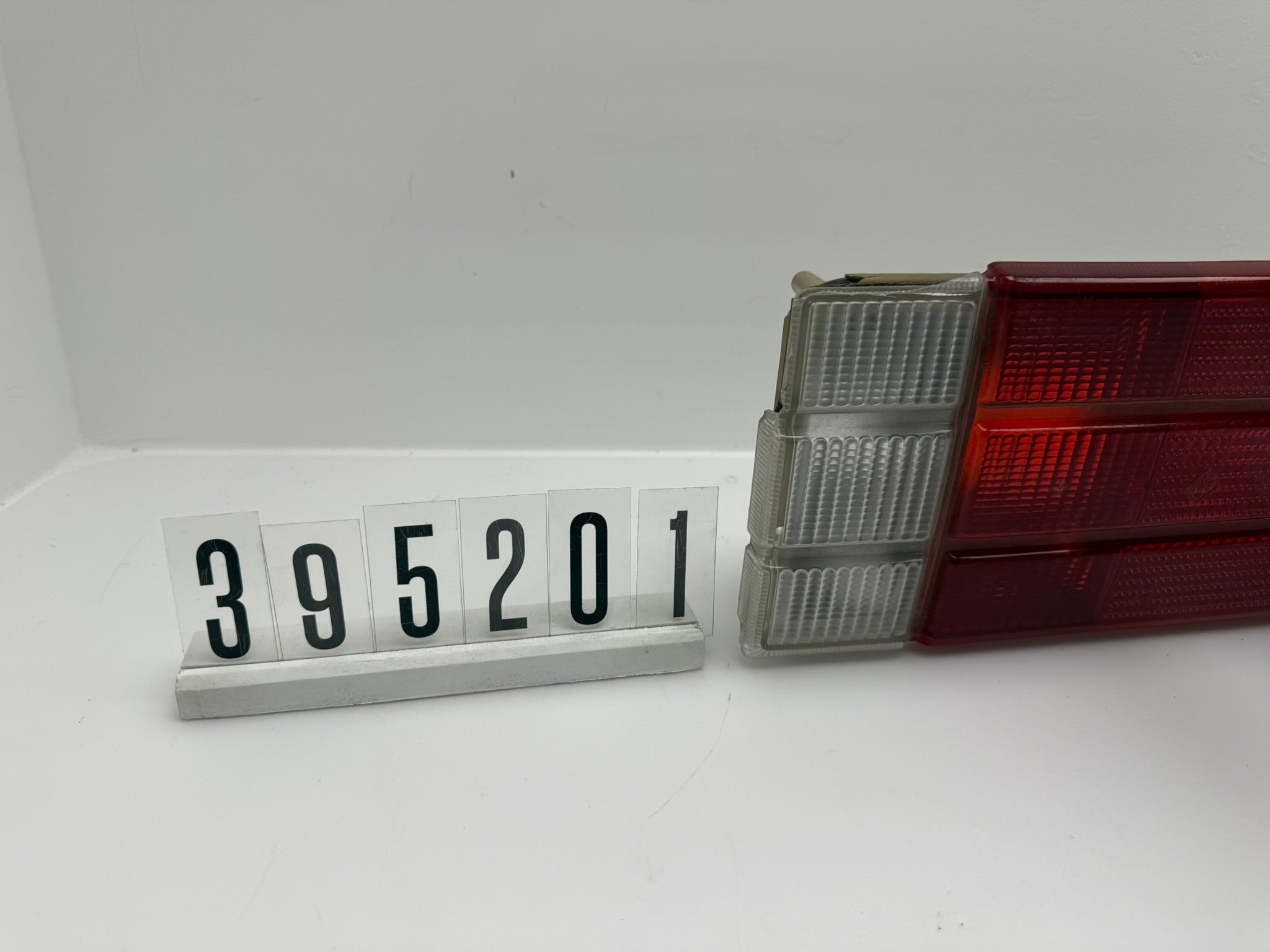 395546; 395 2 01; 156 Opel Rekord E Rückleuchte rechts