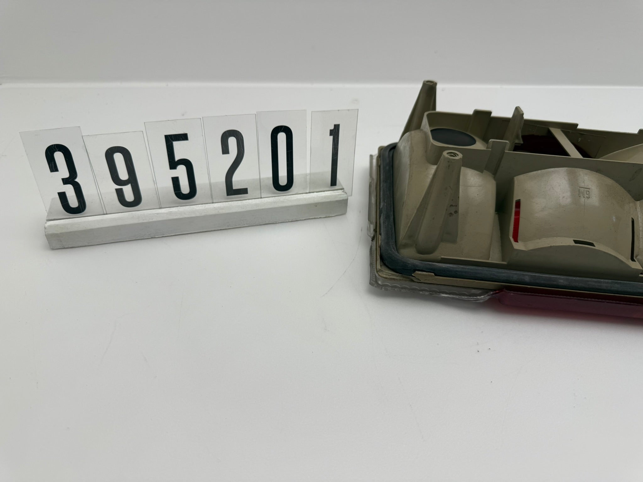 395546; 395 2 01; 156 Opel Rekord E Rückleuchte rechts
