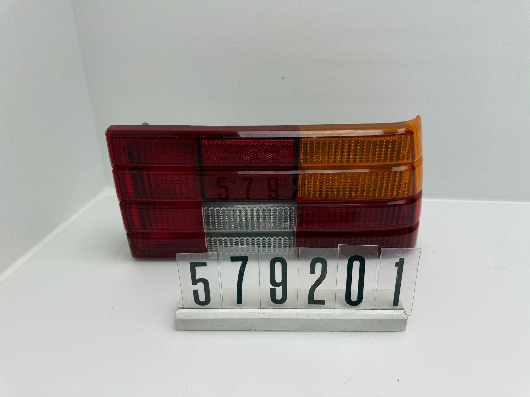 5972752; 597 2 01-03; 157-159 OPEL ASCONA A; B; C 81, 86, 87, 88 Rücklicht hinten rechts