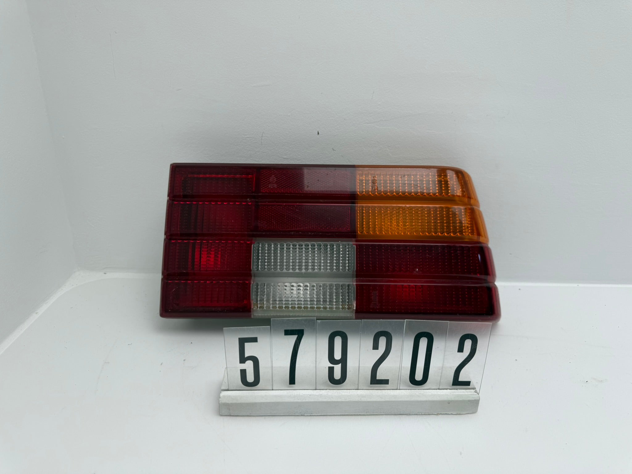5972752; 597 2 01-03; 157-159 OPEL ASCONA A; B; C 81, 86, 87, 88 Rücklicht hinten rechts