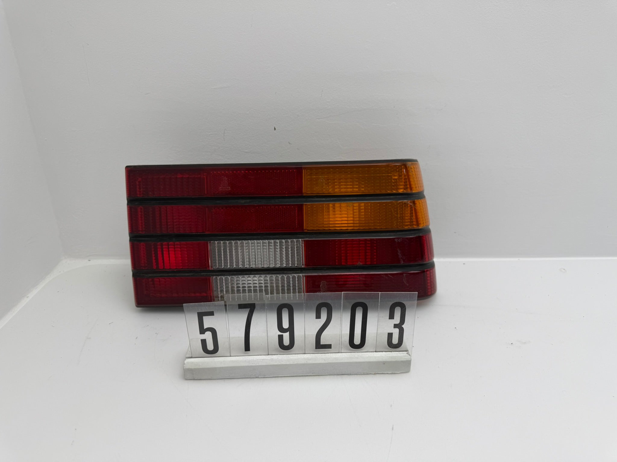 5972752; 597 2 01-03; 157-159 OPEL ASCONA A; B; C 81, 86, 87, 88 Rücklicht hinten rechts