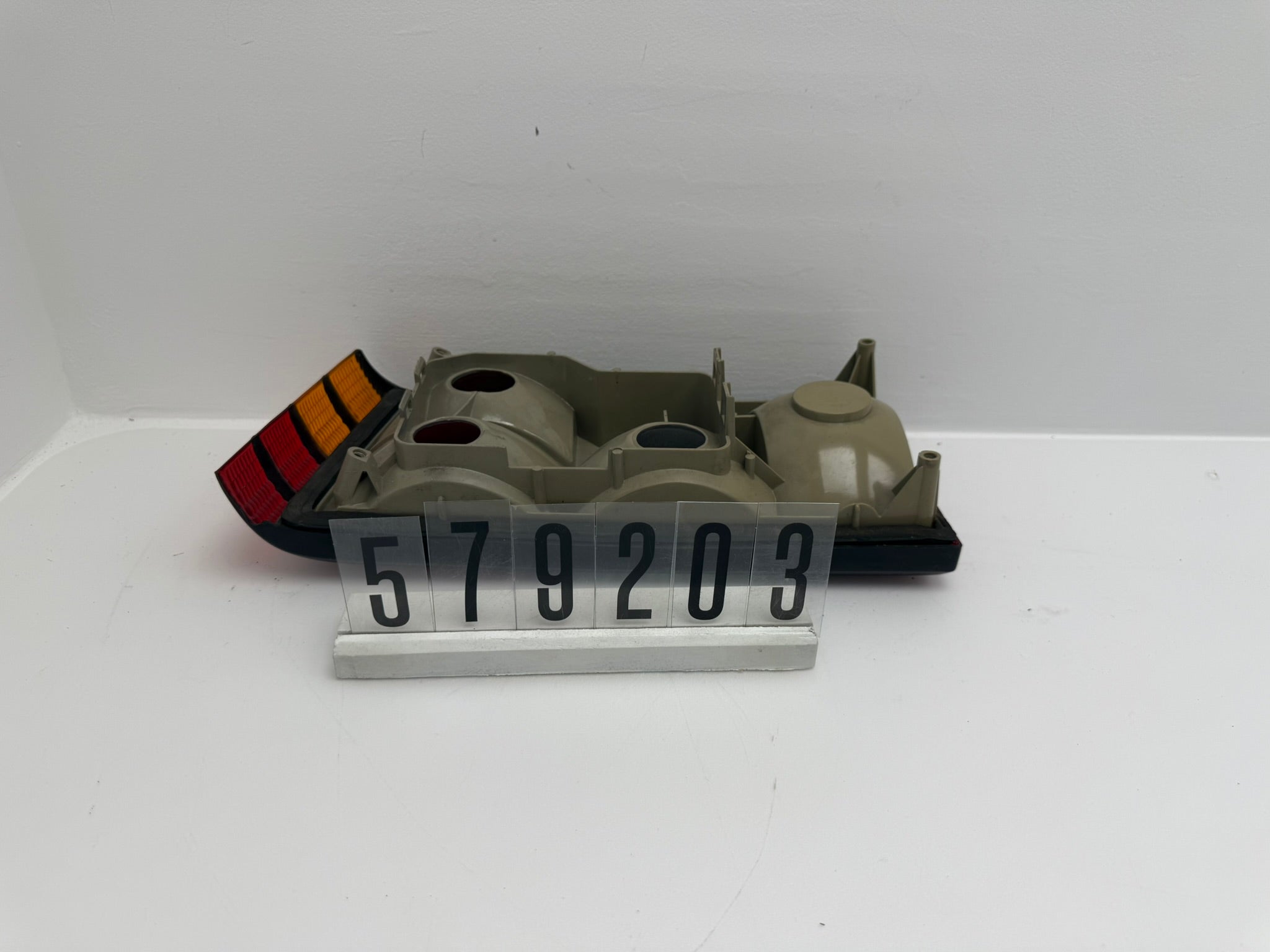 5972752; 597 2 01-03; 157-159 OPEL ASCONA A; B; C 81, 86, 87, 88 Rücklicht hinten rechts