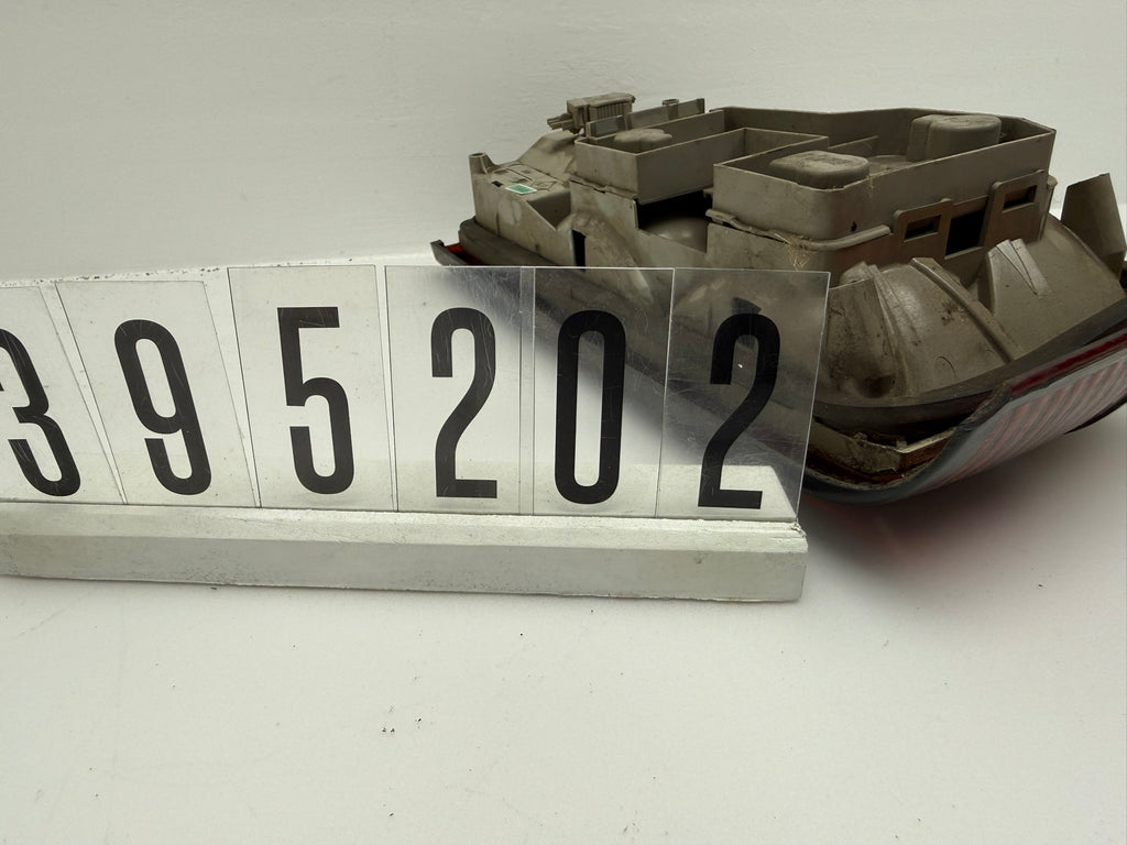 395 061; 395 2 02; 162 OPEL ASCONAA; B C RÜCKLEUCHTE Links