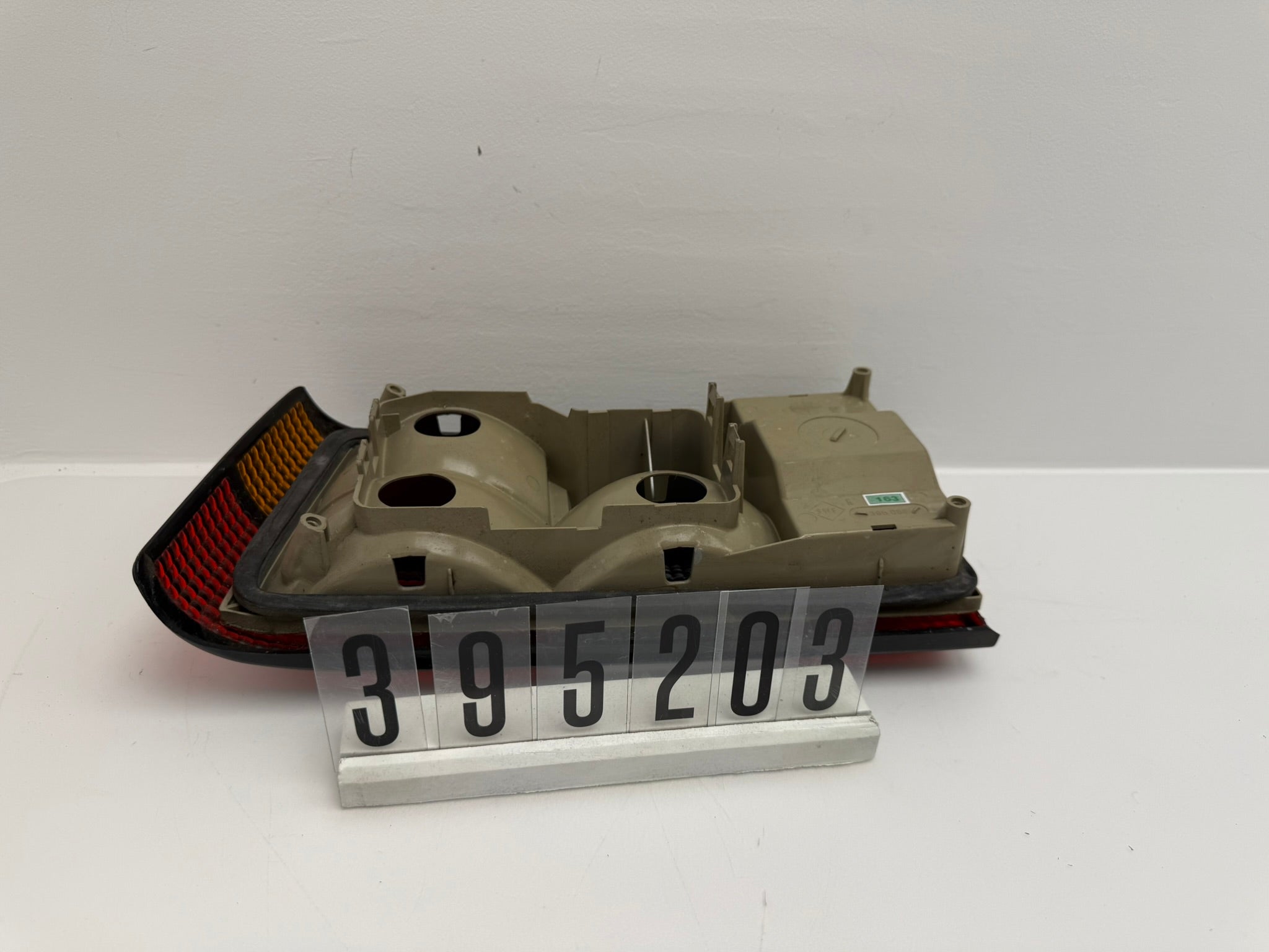 395 058; 395 2 03-04; 163-164 OPEL ASCONAA; B C RÜCKLEUCHTE RECHTS