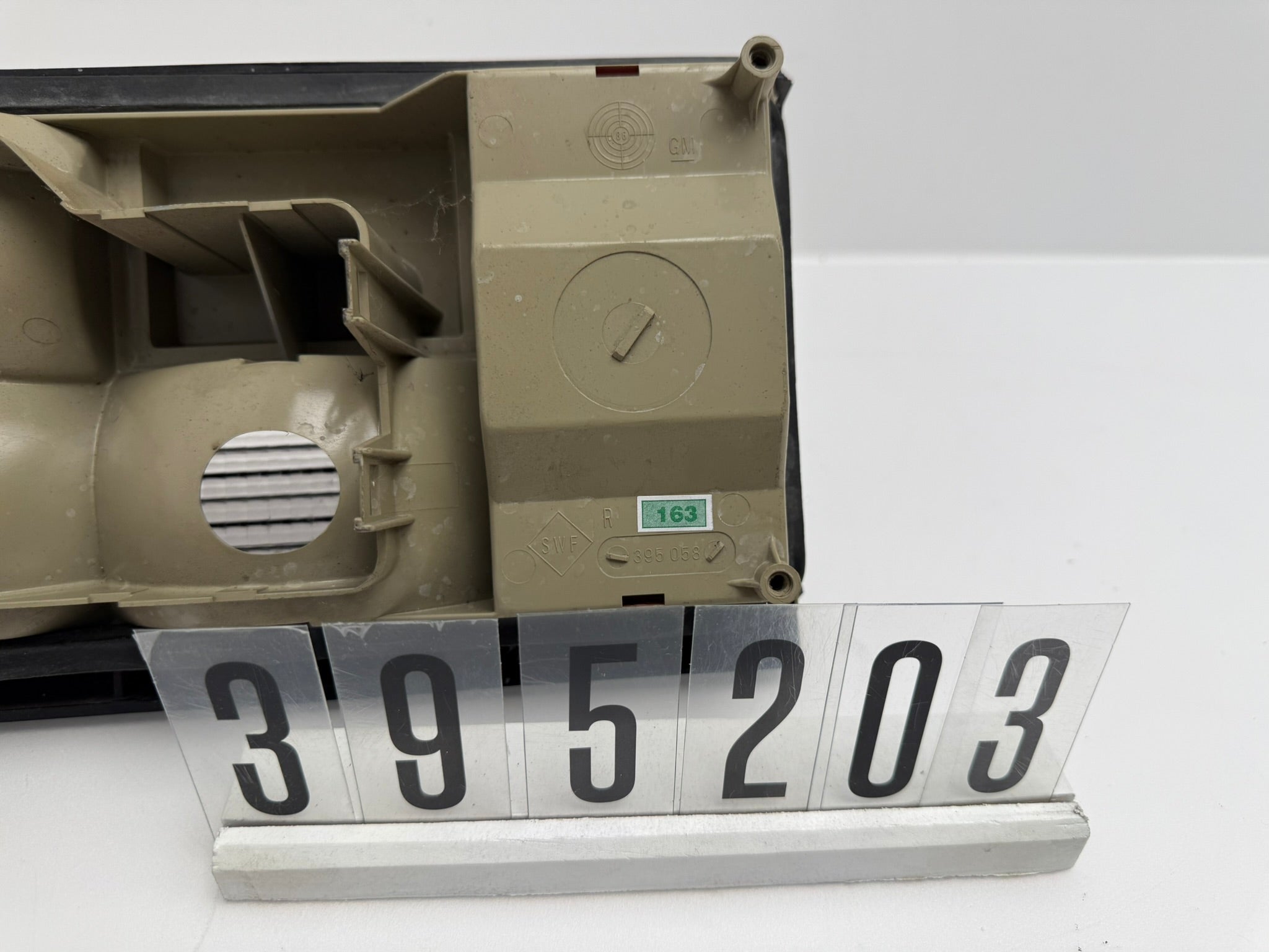 395 058; 395 2 03-04; 163-164 OPEL ASCONAA; B C RÜCKLEUCHTE RECHTS