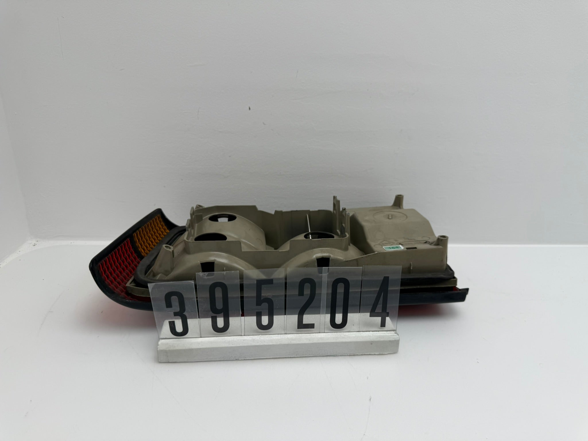 395 058; 395 2 03-04; 163-164 OPEL ASCONAA; B C RÜCKLEUCHTE RECHTS