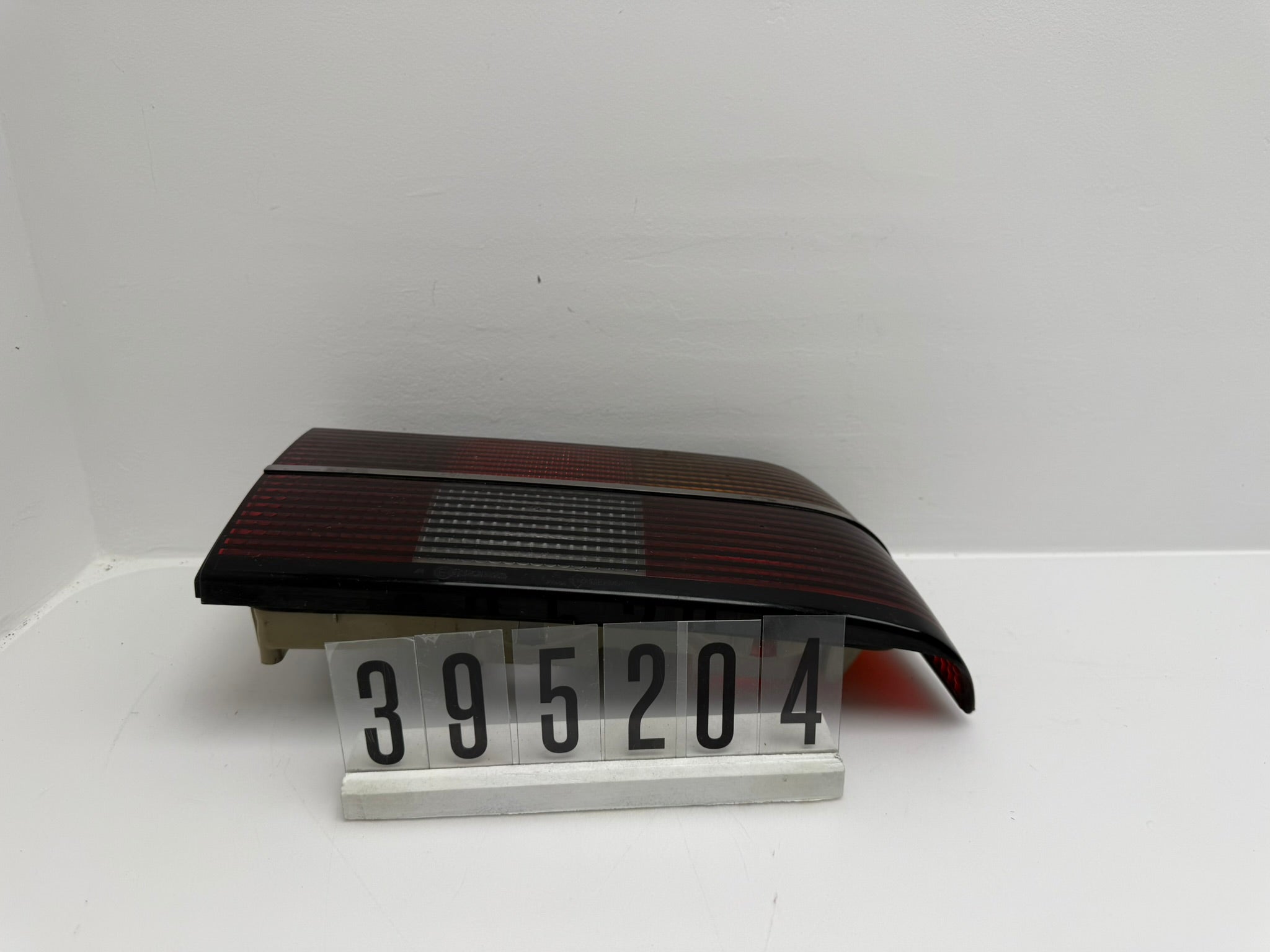 395 058; 395 2 03-04; 163-164 OPEL ASCONAA; B C RÜCKLEUCHTE RECHTS