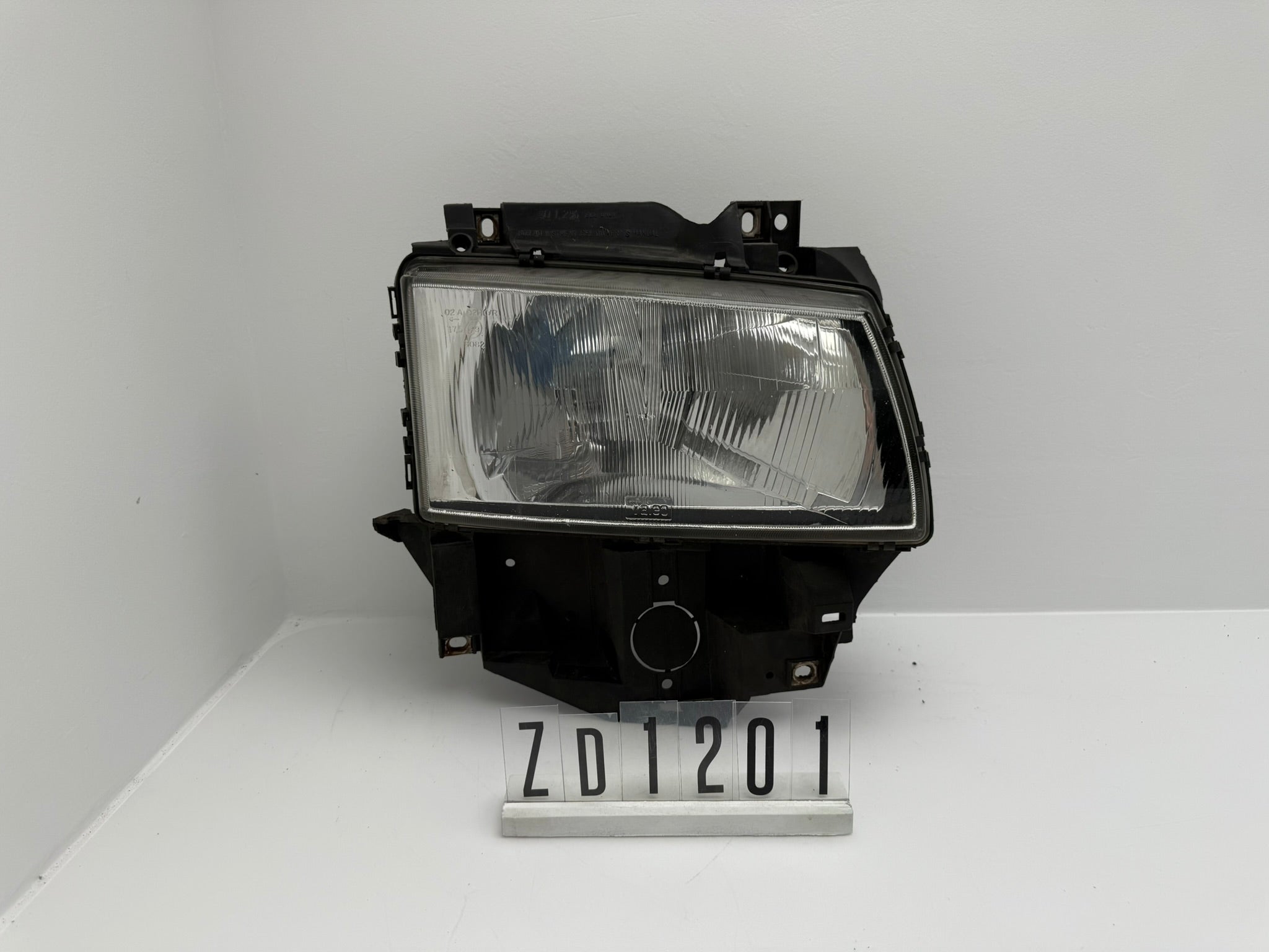 701941010L; ZD1 2 01; 166 VW T4 70/7D Scheinwerfer Rechts
