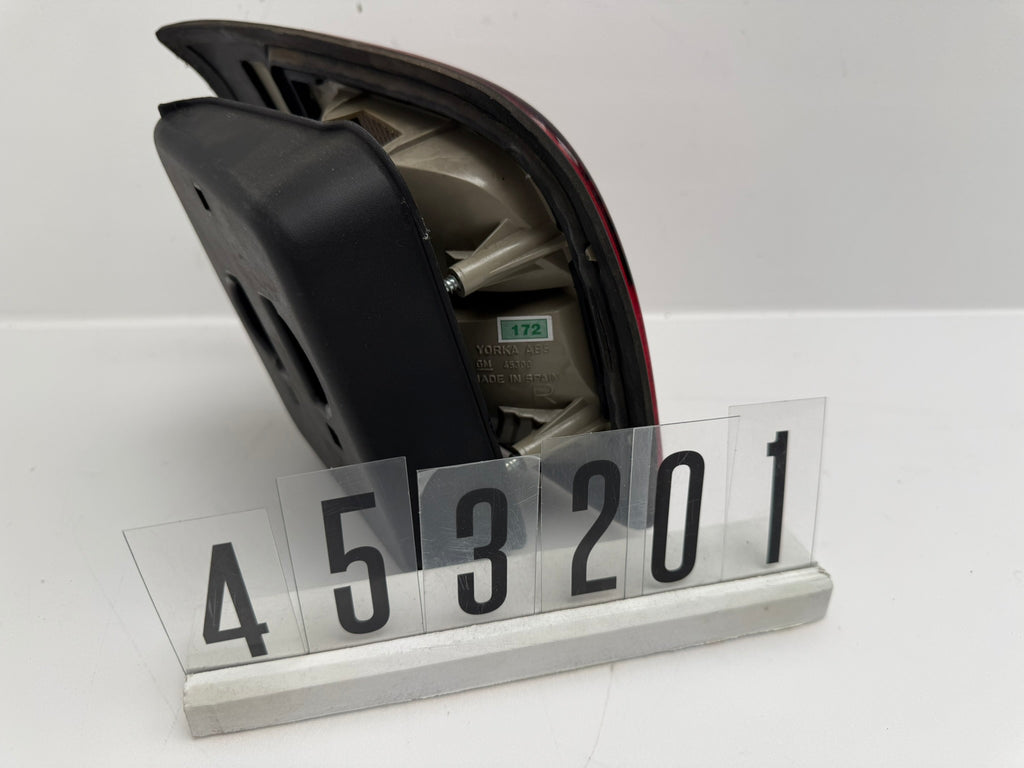 45300; 453 2 01; 172 OPEL OMEGA B Innenrückleuchte Rechts