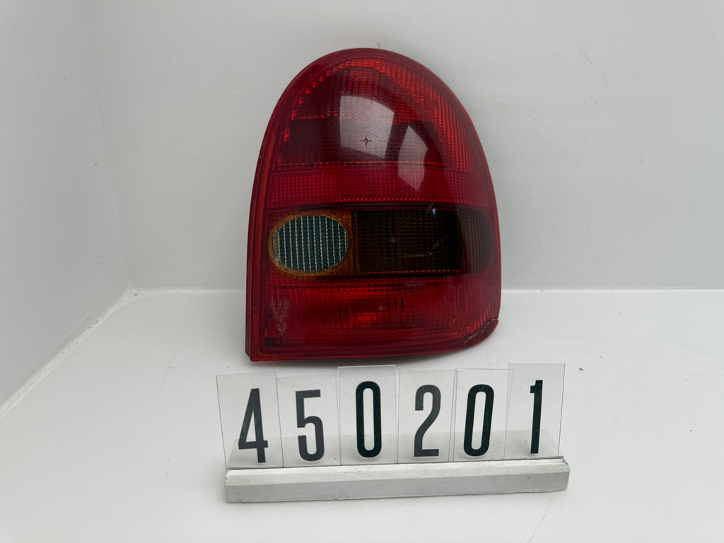 45022; 450 2 01; 174 Opel Corsa B Rückleuchte Rechts