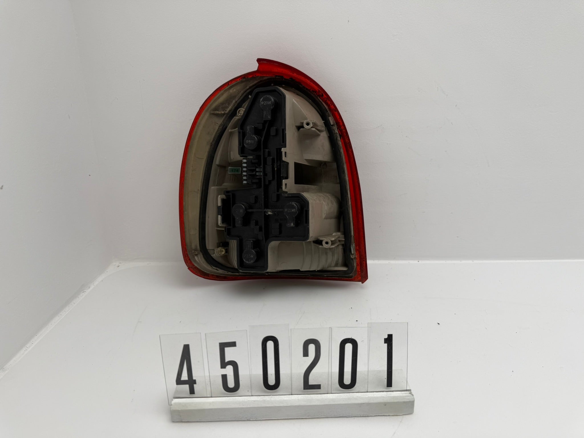 45022; 450 2 01; 174 Opel Corsa B Rückleuchte Rechts